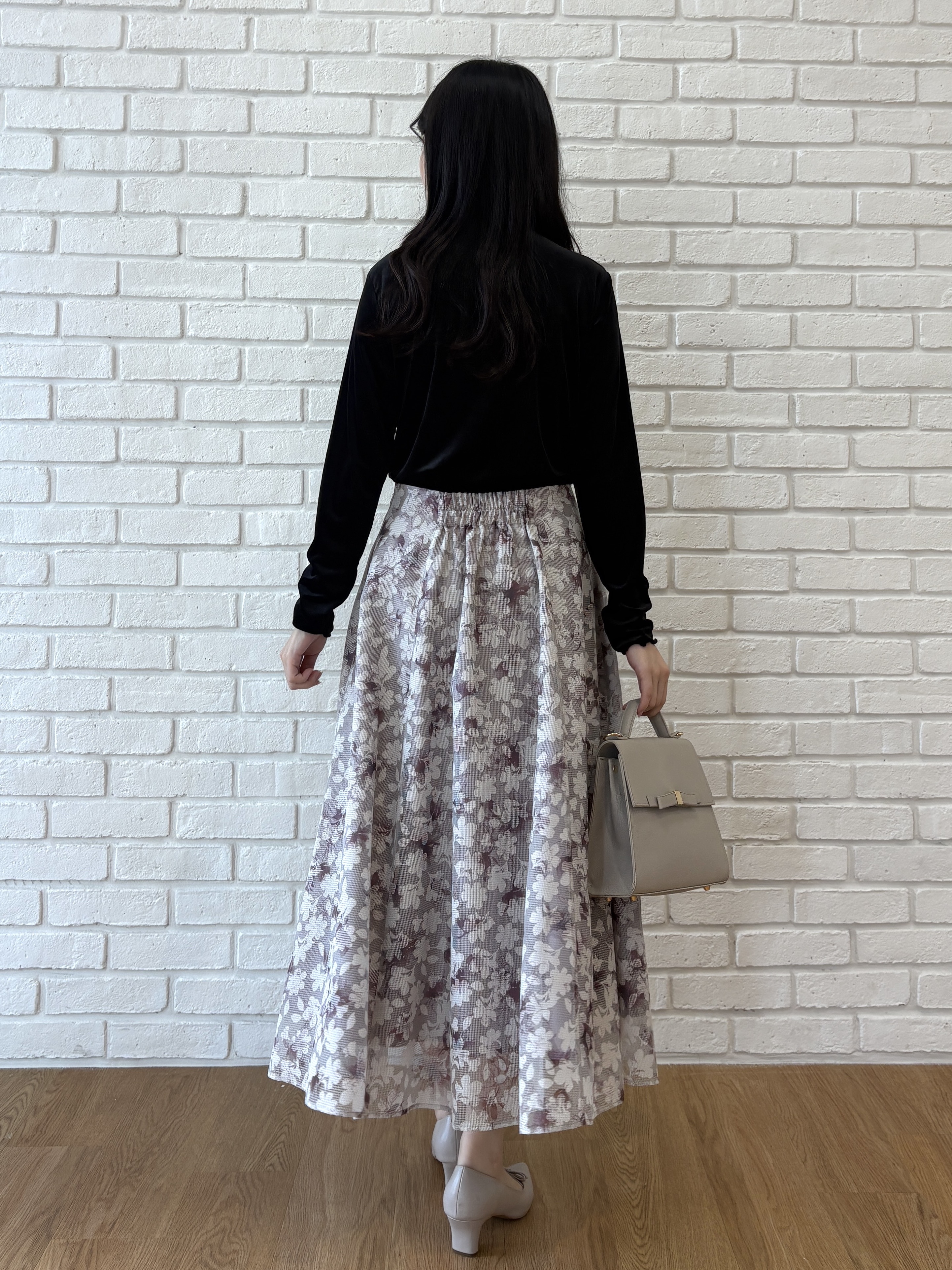 AOIさんの「Couture brooch｜【上品な透け感】オパールチェック花柄スカート【洗濯機可】」を使ったコーディネート
