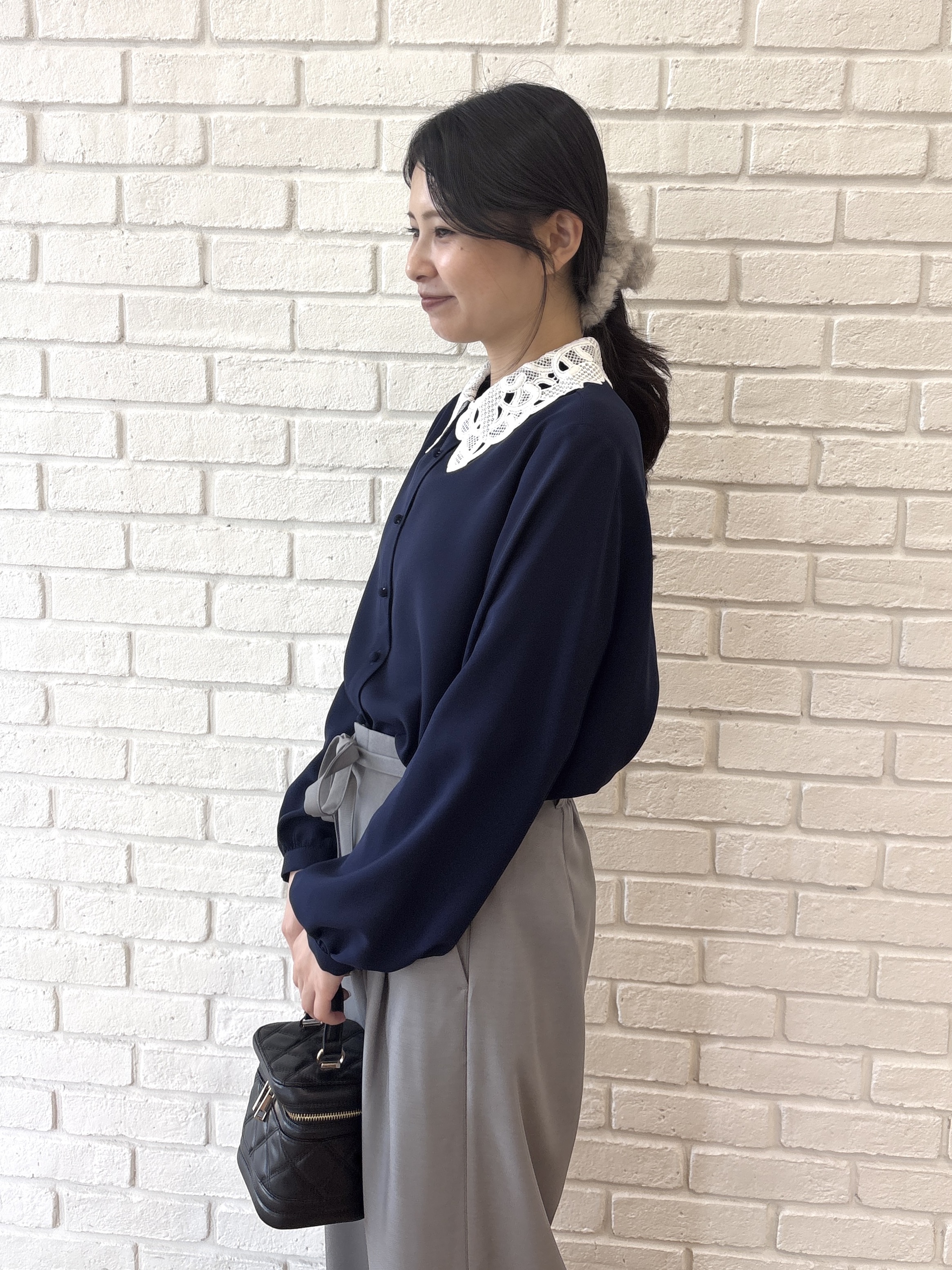 AOIさんの「Couture brooch｜【接触冷感・UVカット・チャーム付】とろみリネンライクパンツ」を使ったコーディネート