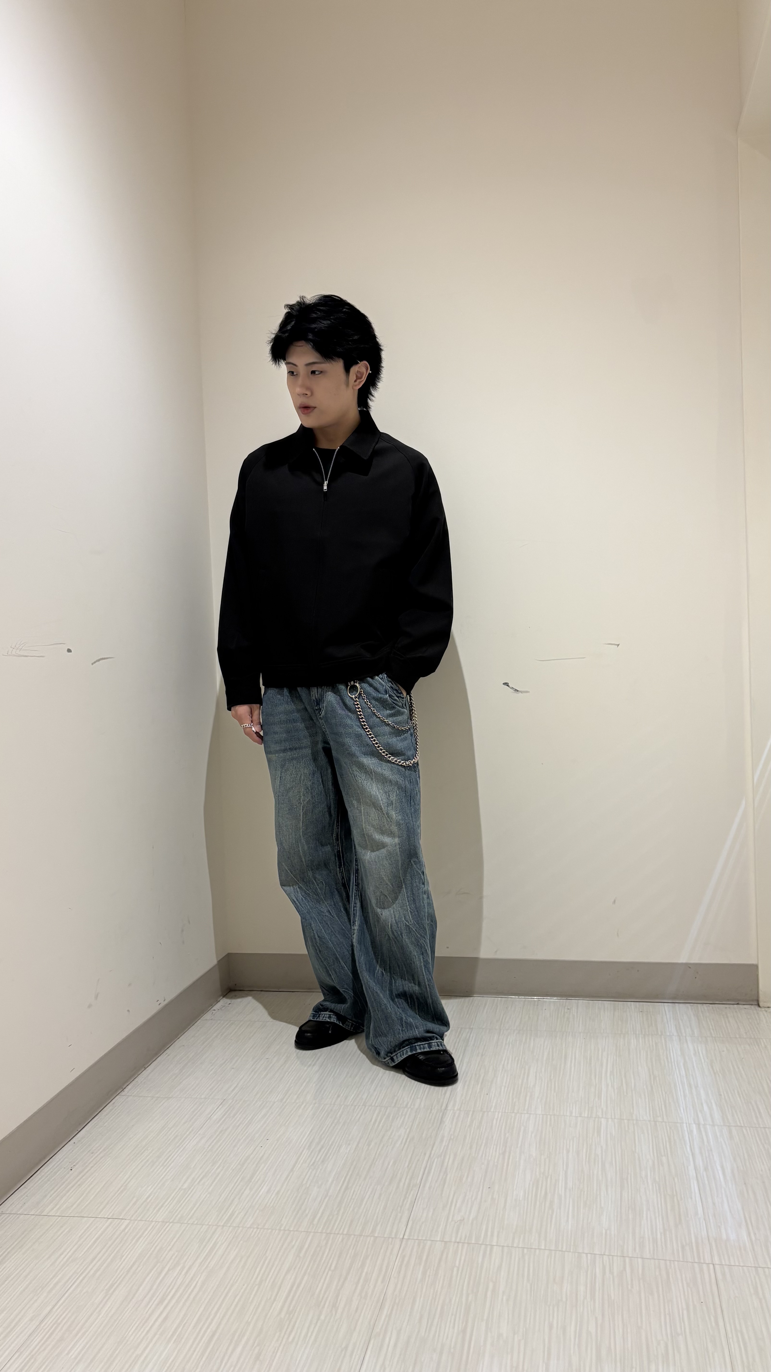 辻一樹さんの「tk.TAKEO KIKUCHI｜【防シワ／ストレッチ/セット対応可】smart shift series ジップブルゾン」を使ったコーディネート