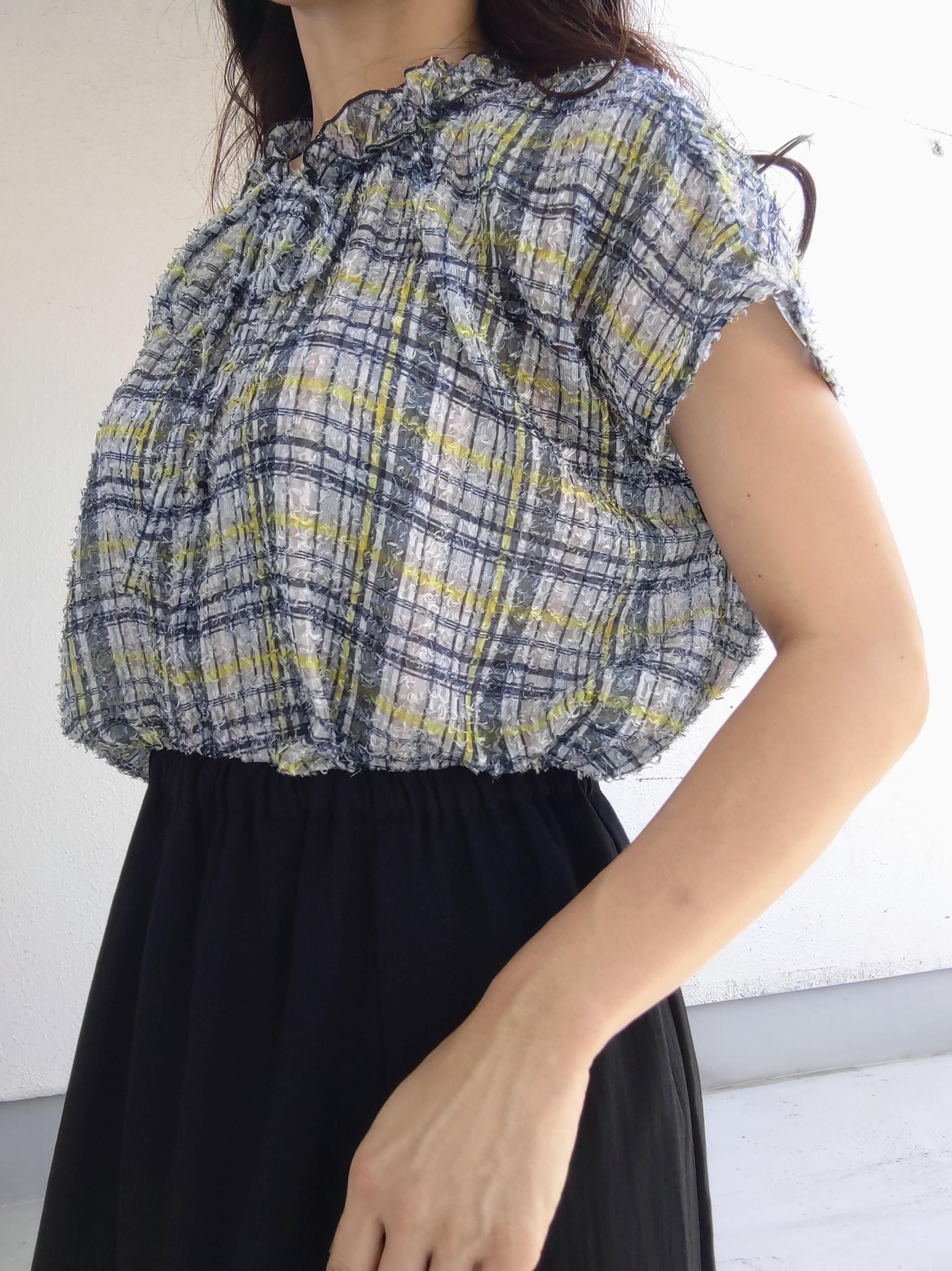 keinaさんの「SunaUna｜チェック柄フリルブラウス」を使ったコーディネート