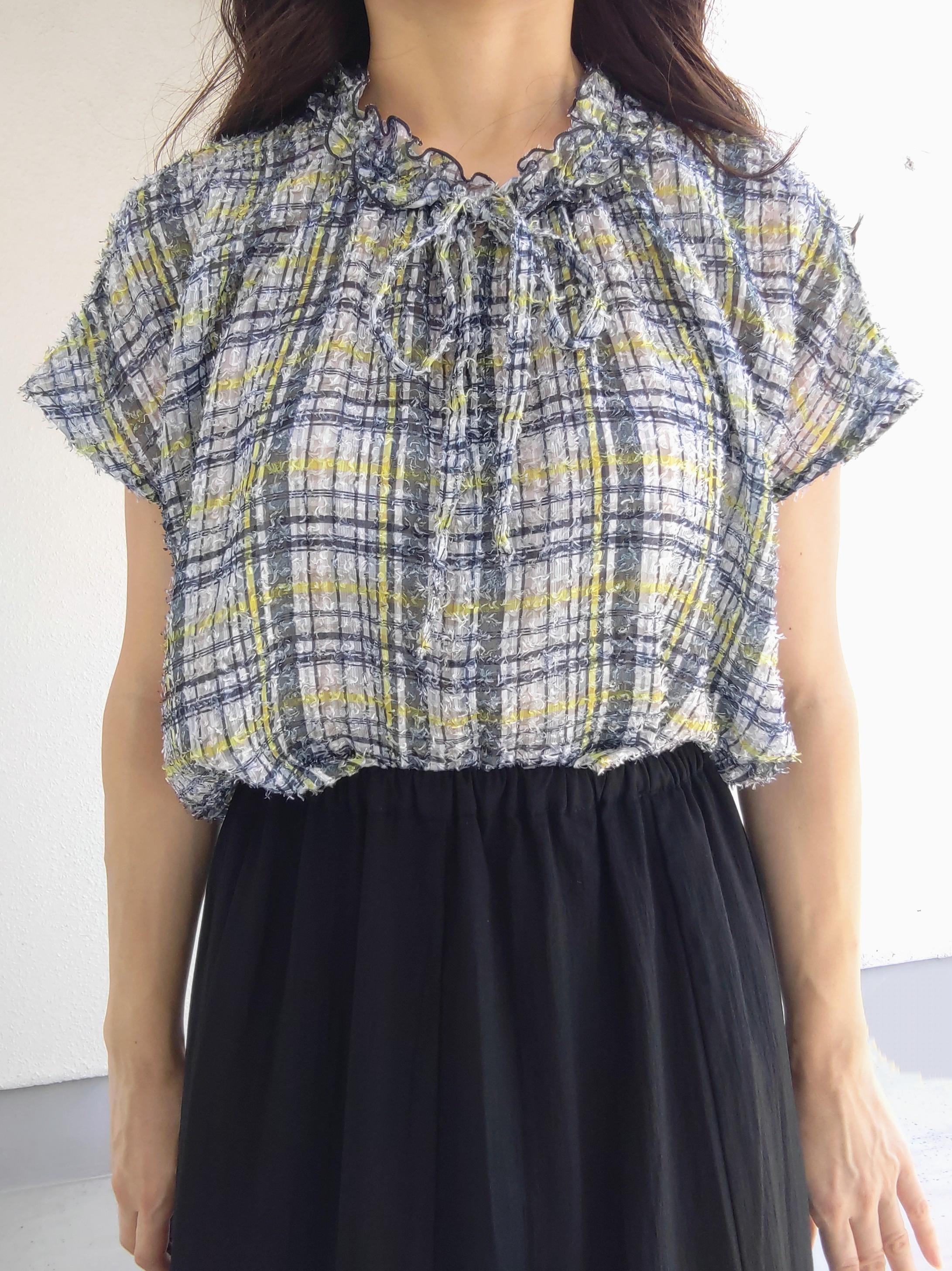 keinaさんの「SunaUna｜チェック柄フリルブラウス」を使ったコーディネート