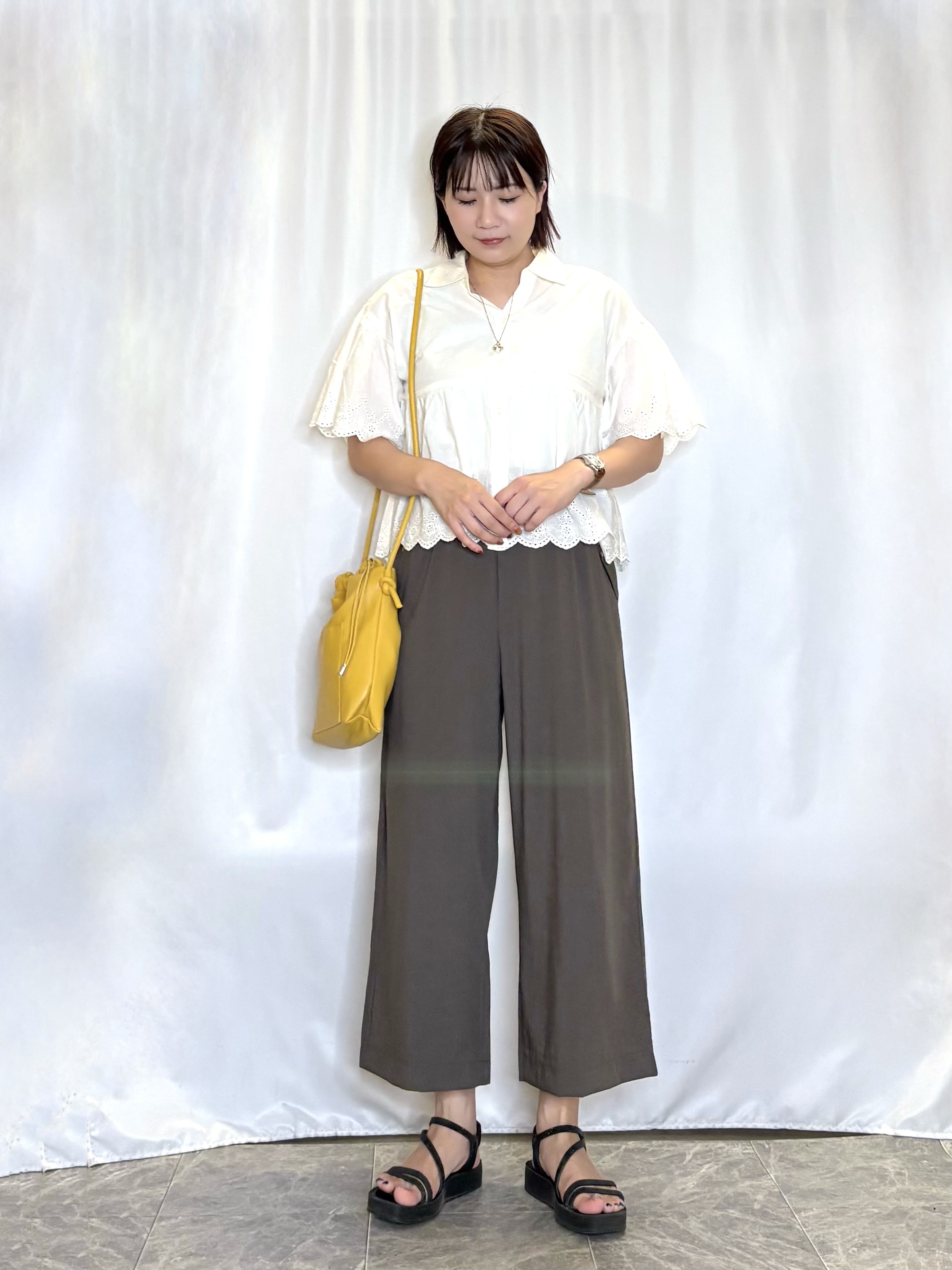 ネリさんの「SHOO･LA･RUE｜【洗濯機可/綿100％】刺繍レースがこなれ見え インせず着られるペプラムブラウス」を使ったコーディネート