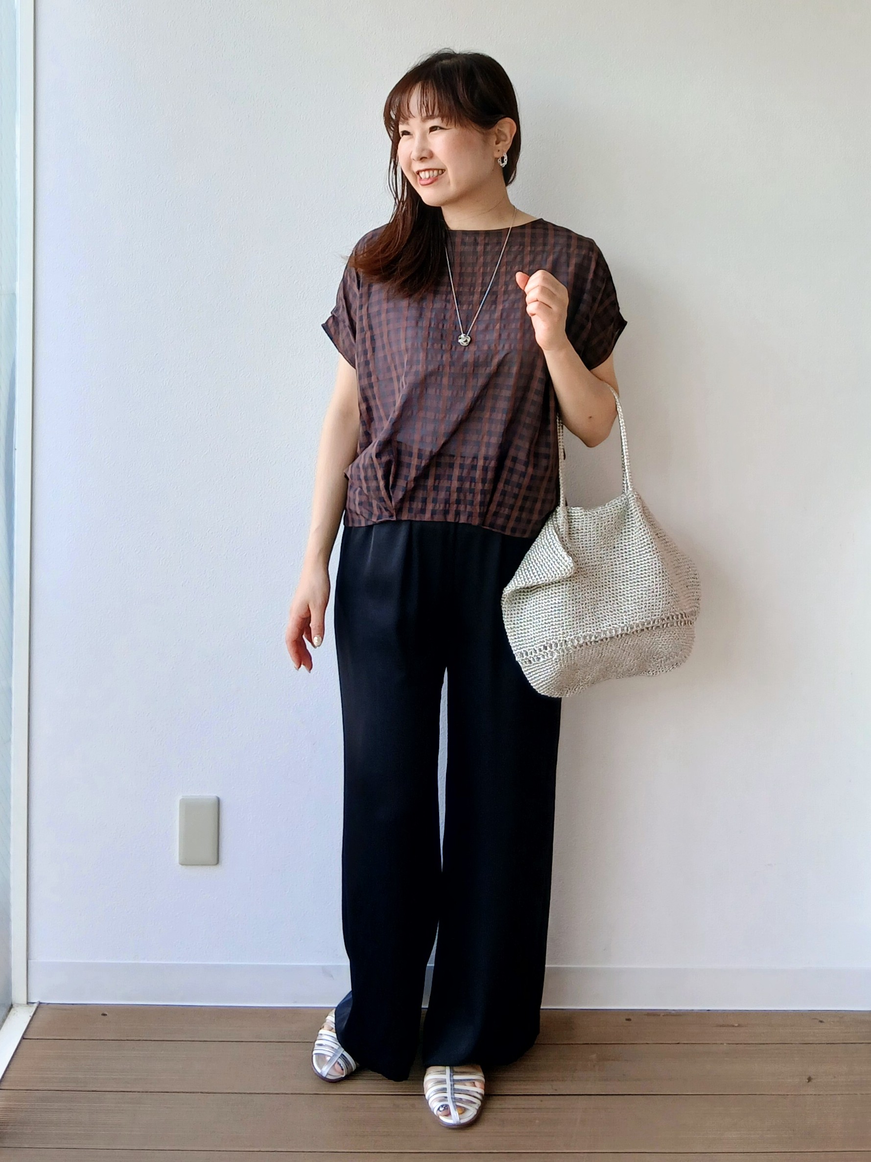 なみきさんの「UNTITLED｜シアーチェックブラウス」を使ったコーディネート