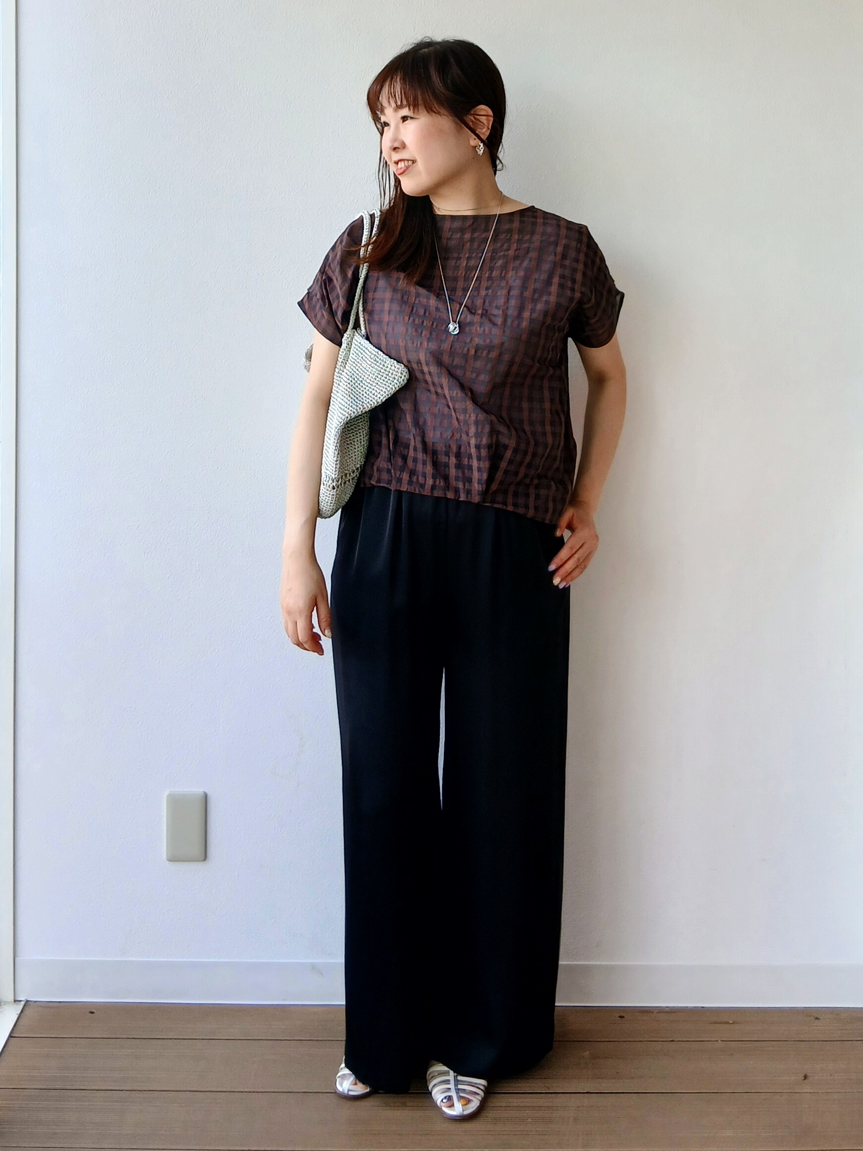 なみきさんの「UNTITLED｜シアーチェックブラウス」を使ったコーディネート