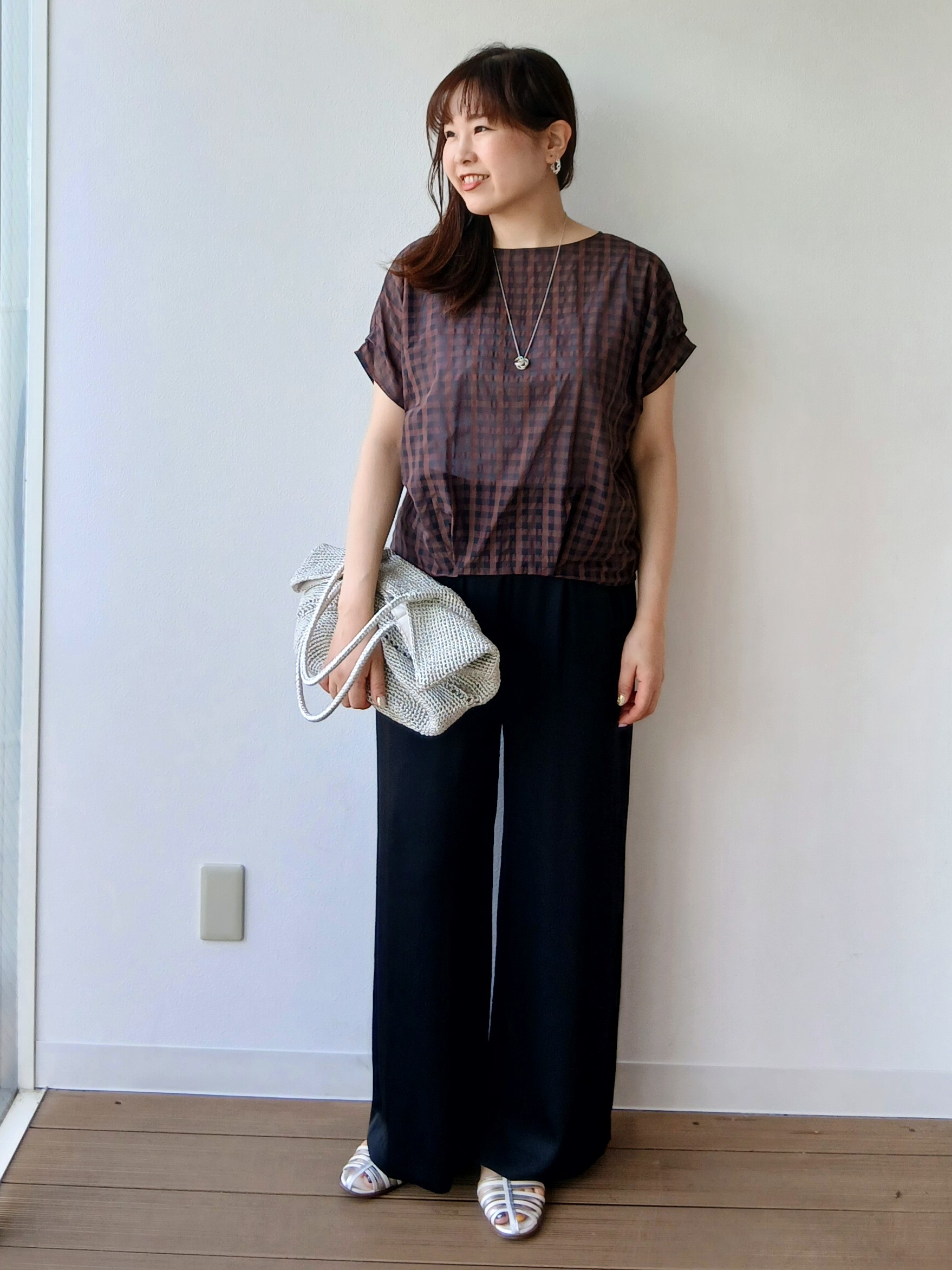 なみきさんの「UNTITLED｜シアーチェックブラウス」を使ったコーディネート