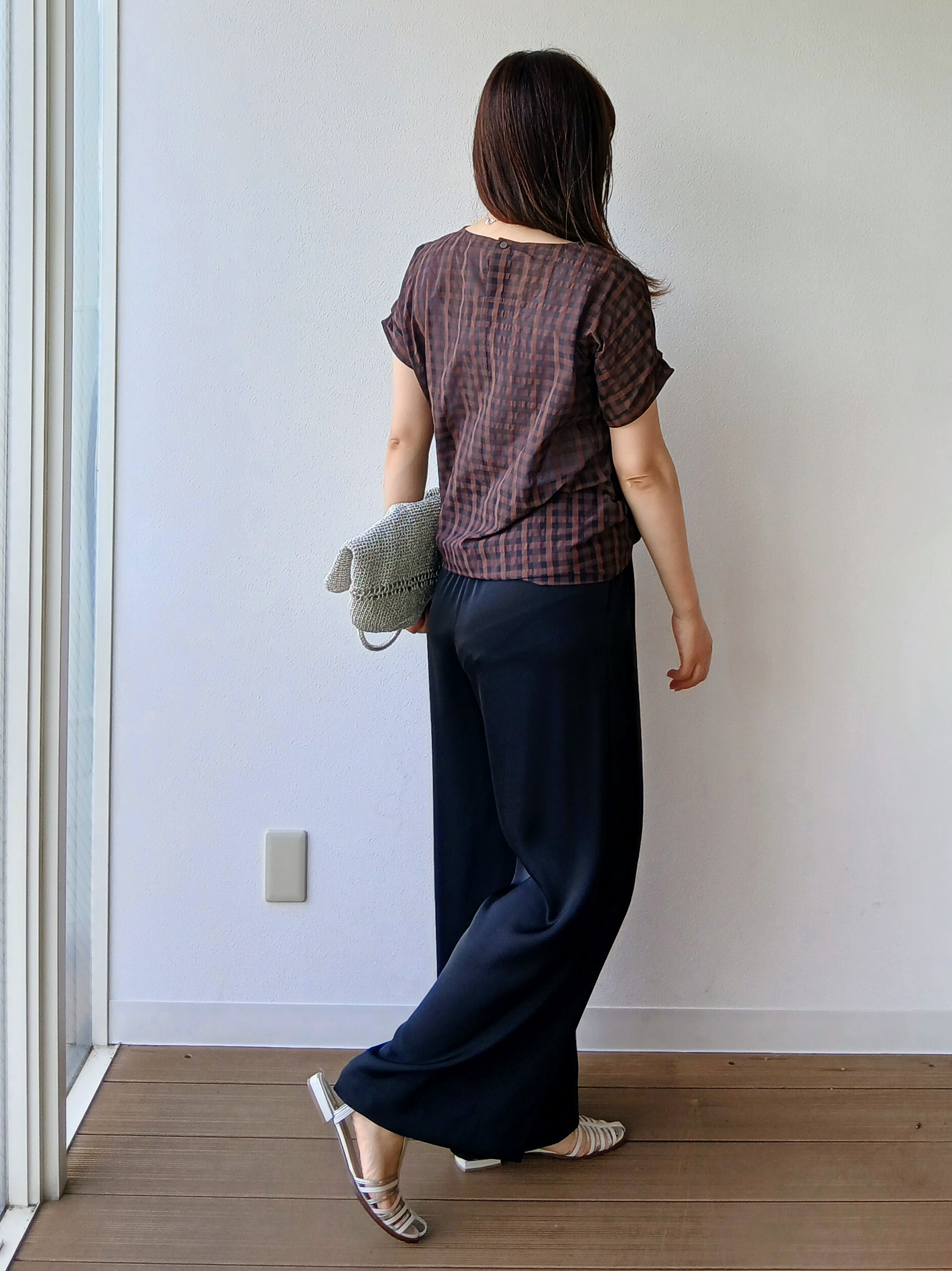なみきさんの「UNTITLED｜シアーチェックブラウス」を使ったコーディネート
