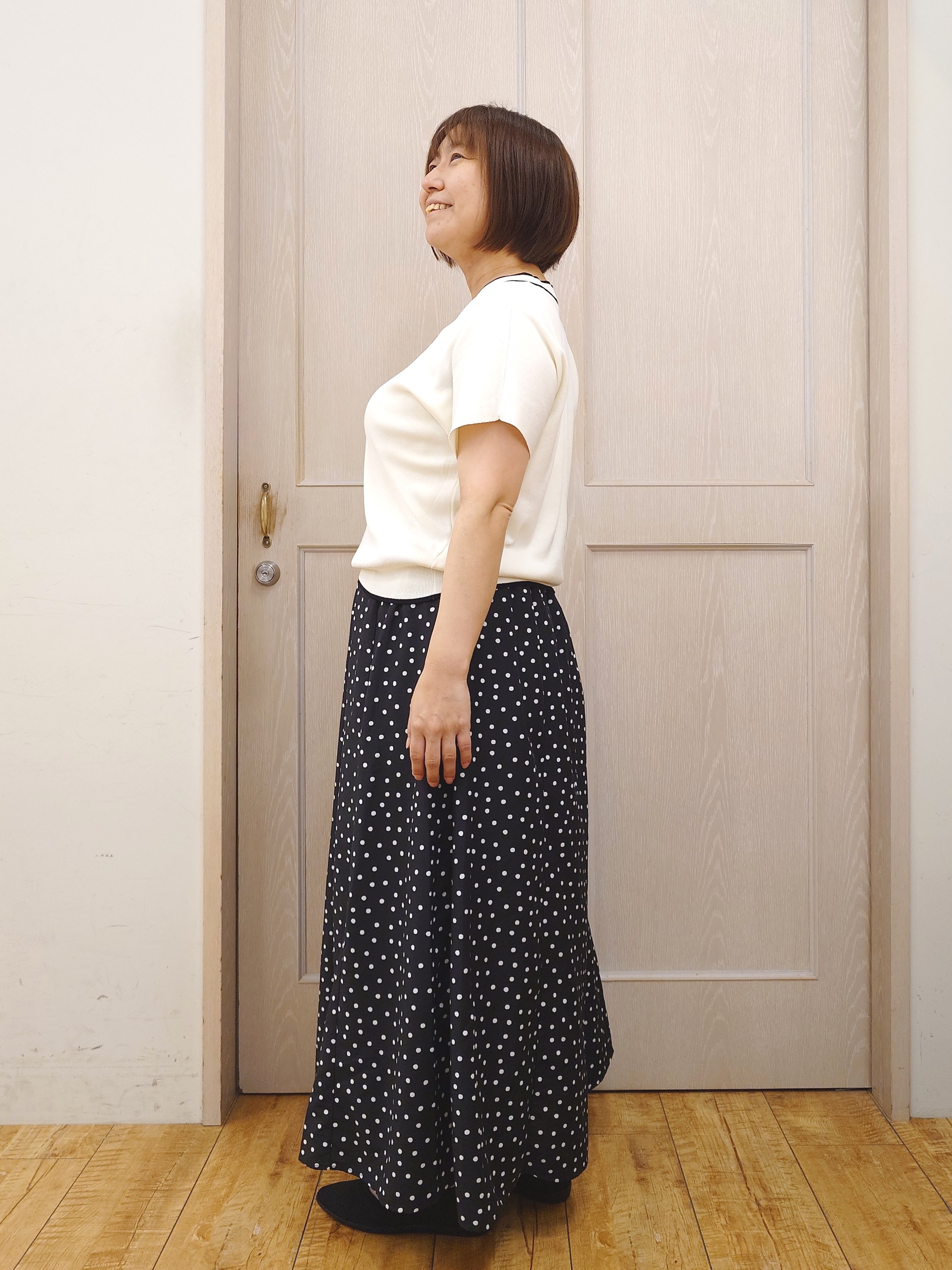 とろろさんの「SHOO･LA･RUE｜【高レビュー/ひんやり/毎日洗える/UV】二の腕も隠せる 配色ボウタイニット」を使ったコーディネート