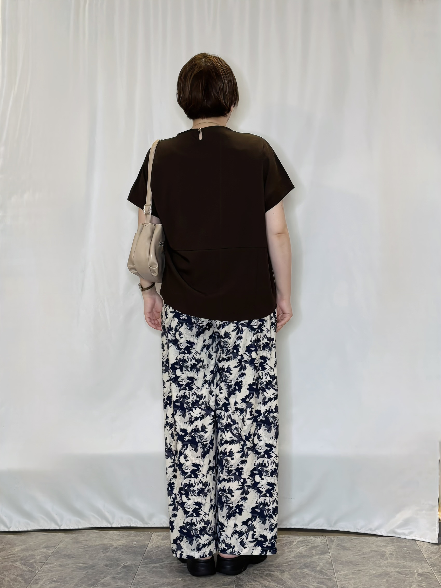 たみさんの「SHOO･LA･RUE｜【洗濯機可/セットアップ可】軽凛(かろりん) シンプル上品 ひんやり切替コクーントップス」を使ったコーディネート