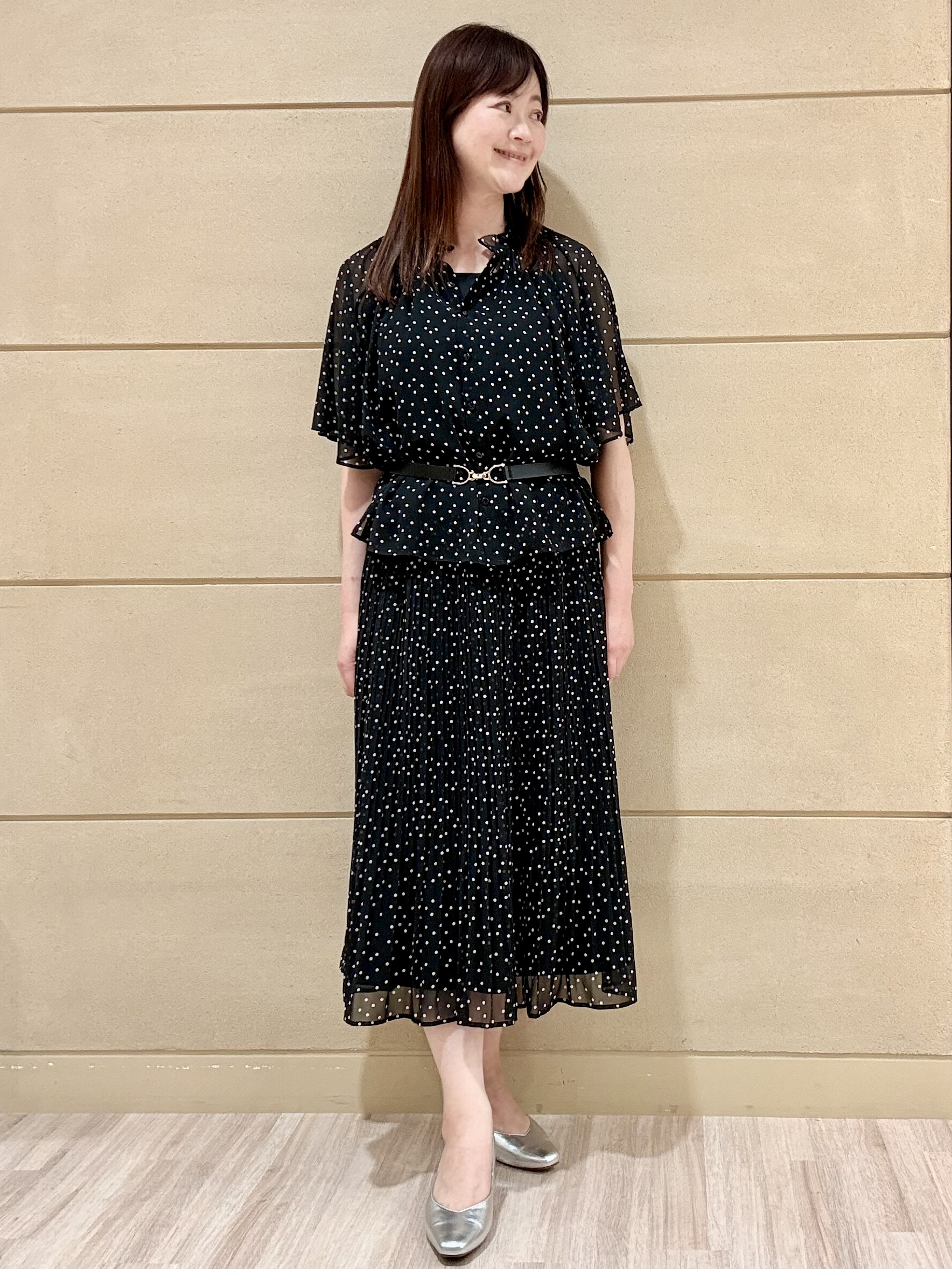 Marさんの「Reflect｜【セットアップ／手洗い可】ドット柄シアーブラウス」を使ったコーディネート