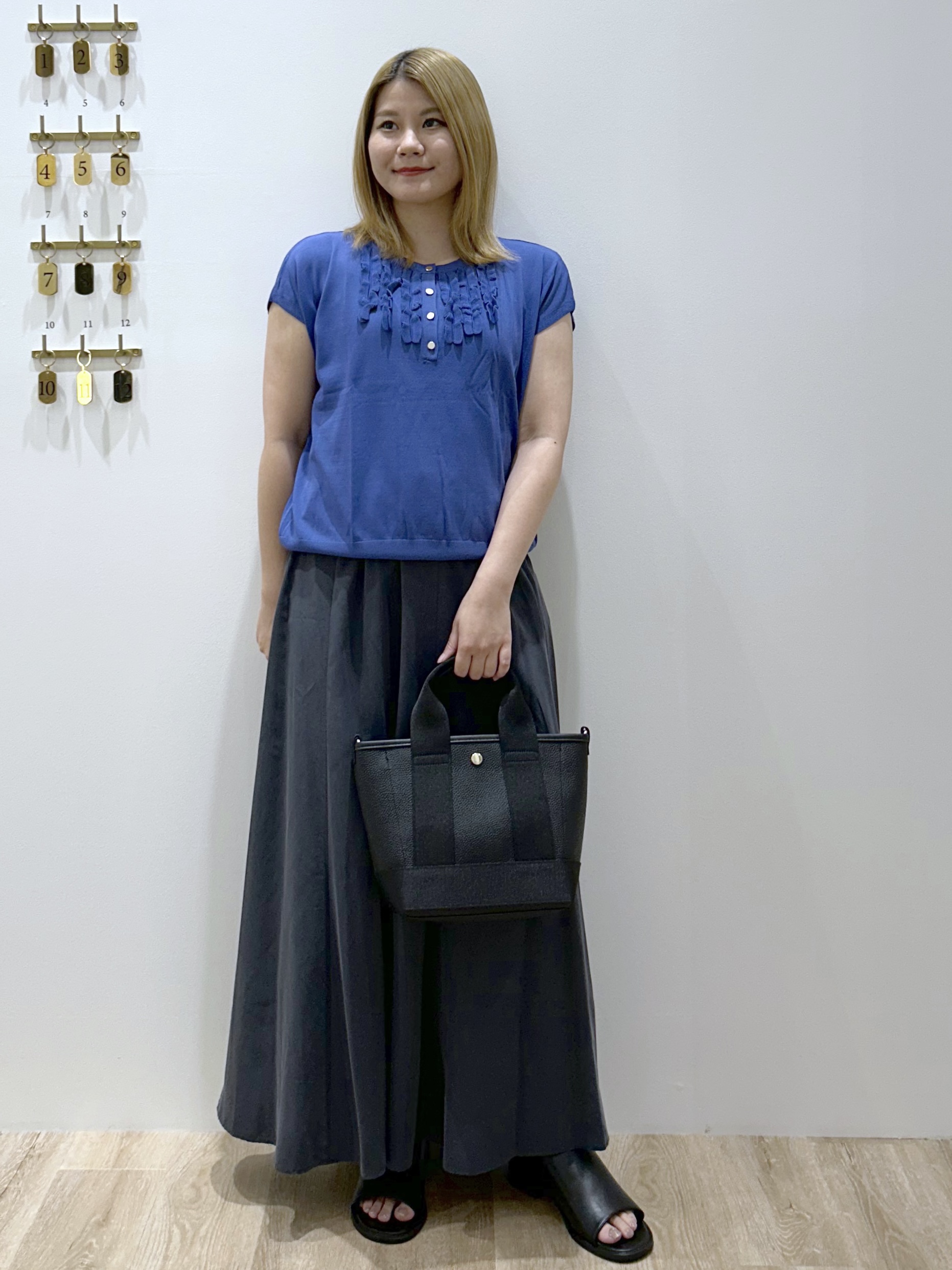 suzukaさんの「OPAQUE.CLIP｜【接触冷感／UV】フリルフレンチスリーブニット《洗濯機OK》」を使ったコーディネート