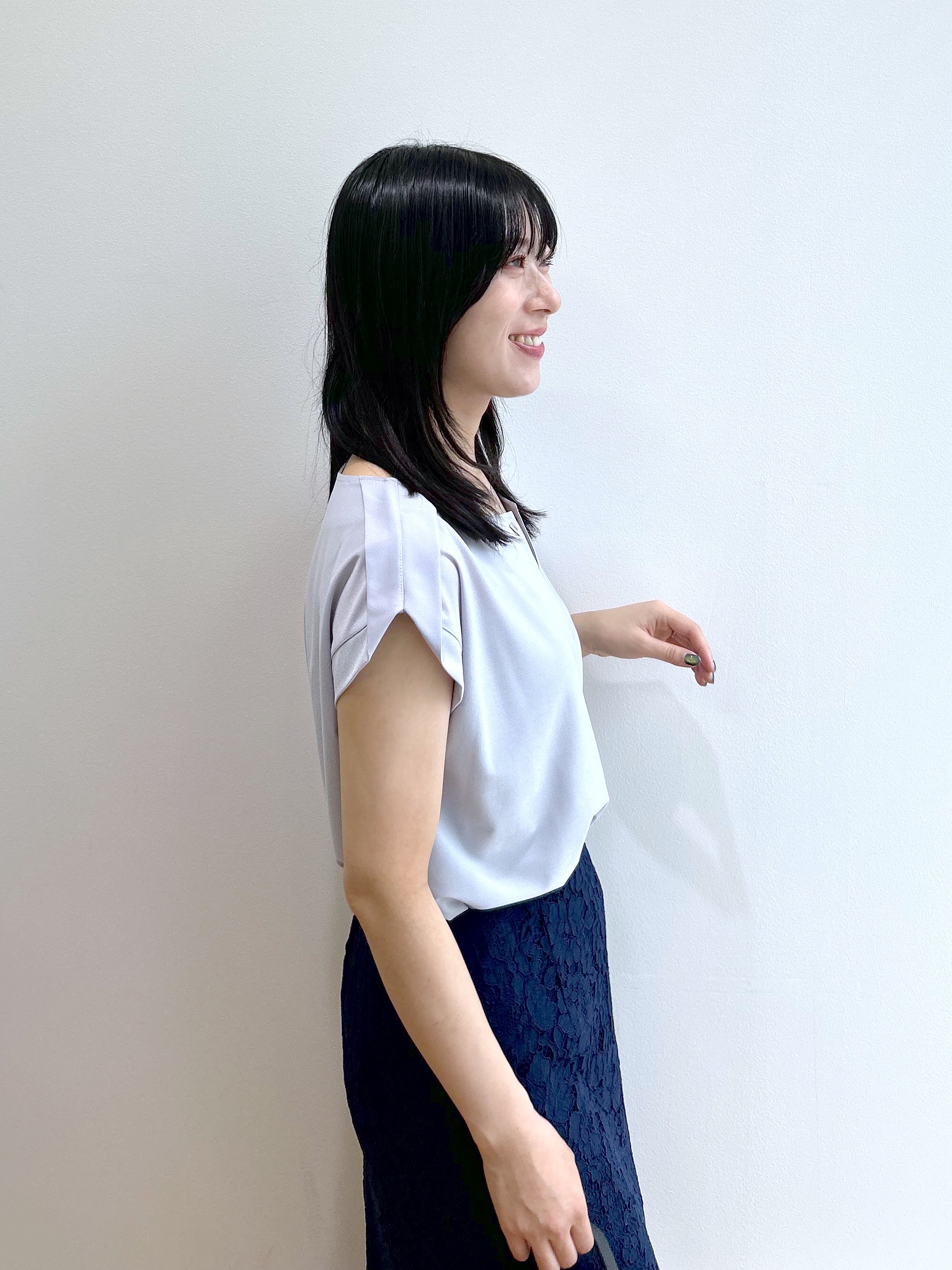 RINAさんの「index｜【接触冷感】ひんやりキーネックフレンチトップス《洗濯機OK》」を使ったコーディネート