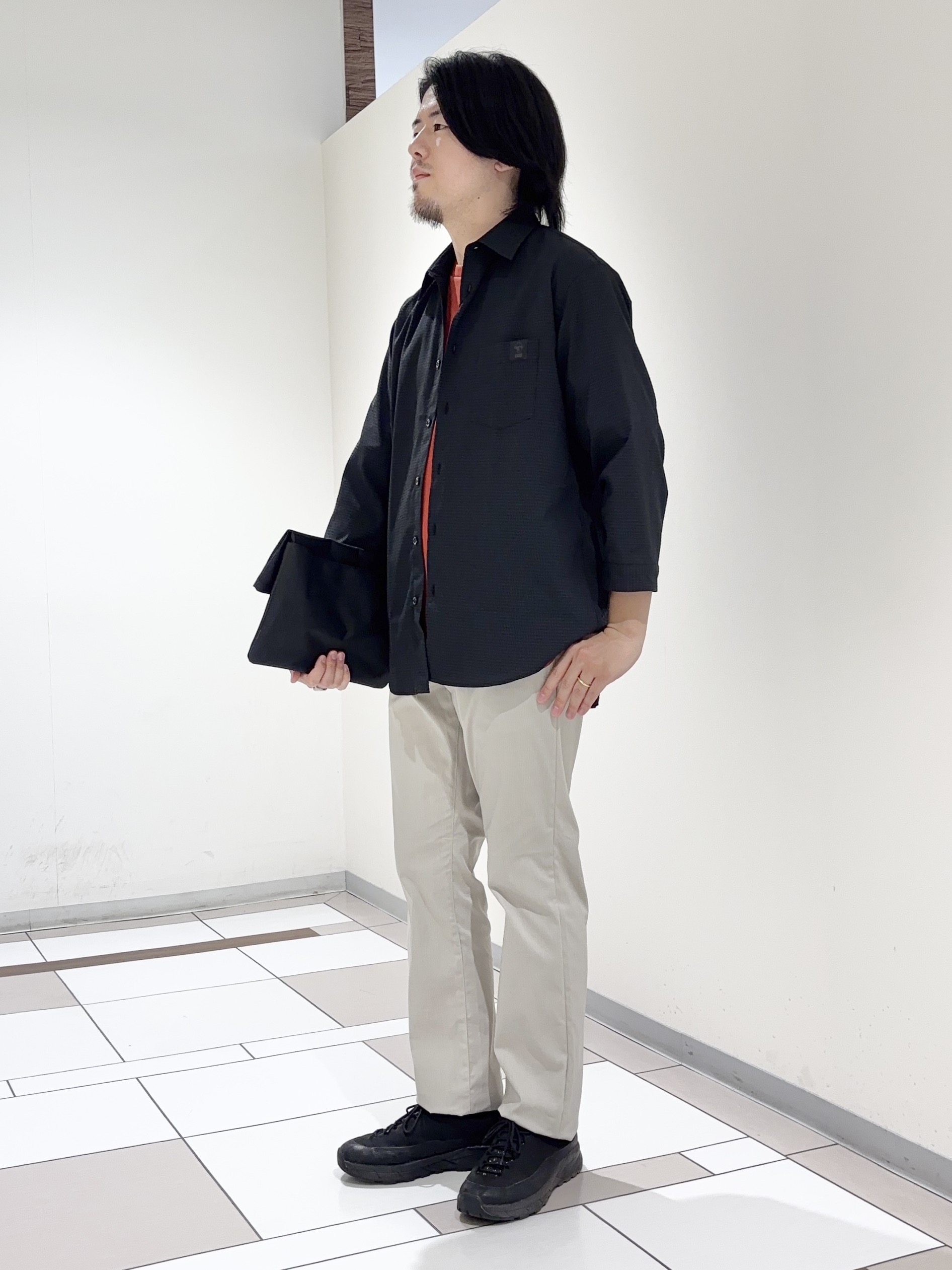 及川さんの「TAKEO KIKUCHI｜【日本製】DotAir（R）サッカー7分袖シャツ」を使ったコーディネート