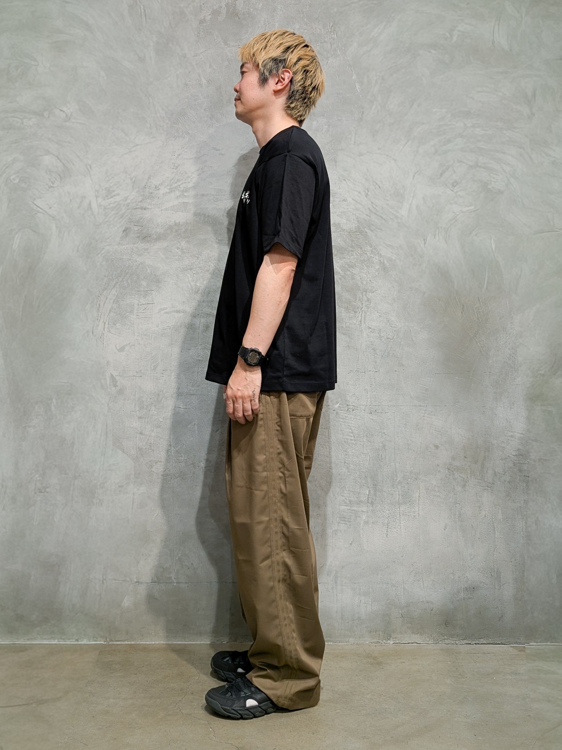 daiさんの「THE SHOP TK｜頭文字D 別注 『タカハシ』 グラフィック半袖Tシャツ ステッカー＆チャーム付き」を使ったコーディネート