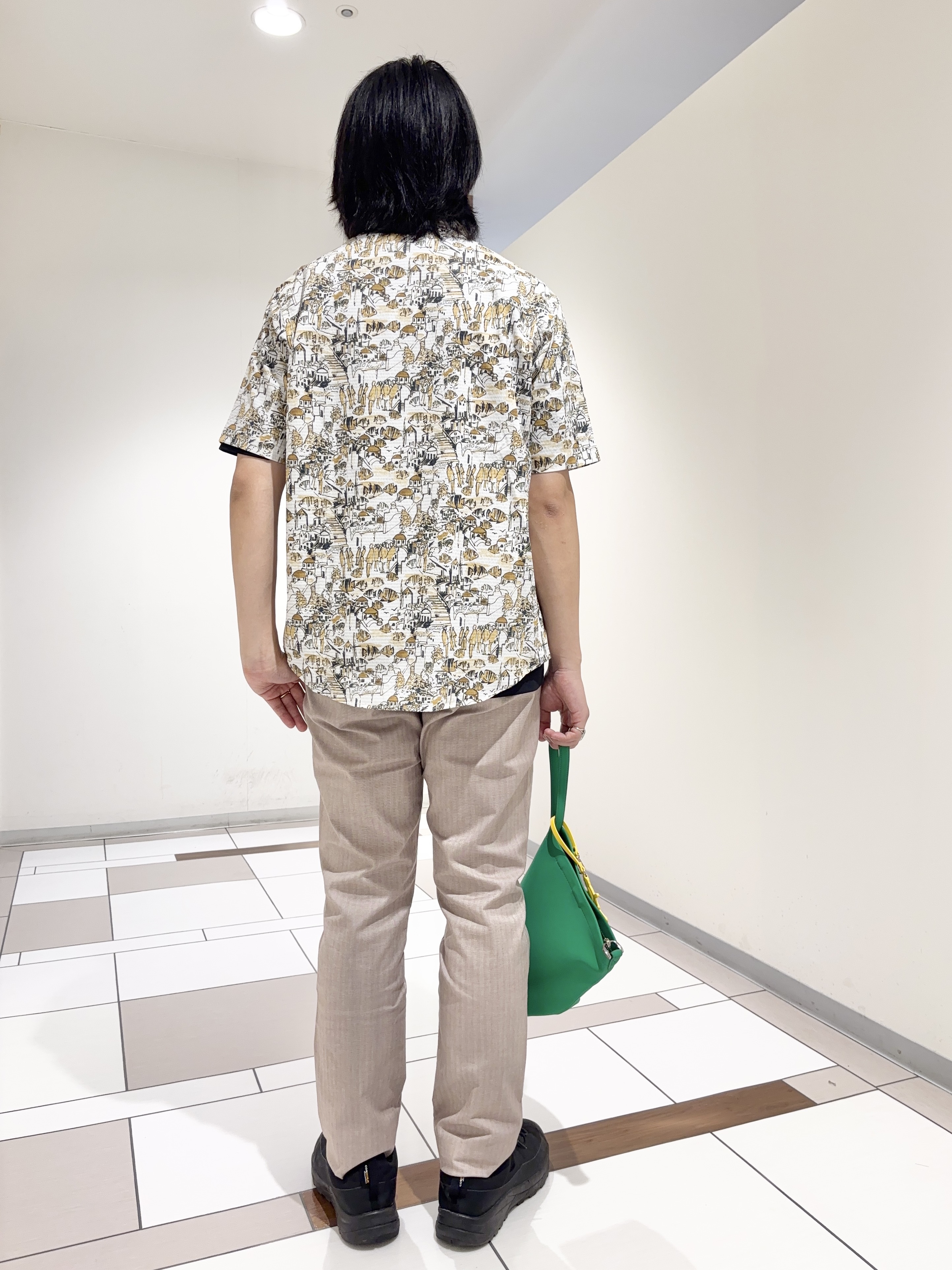 及川さんの「TAKEO KIKUCHI｜【日本製】DotAir（R）リゾートプリント半袖シャツ」を使ったコーディネート