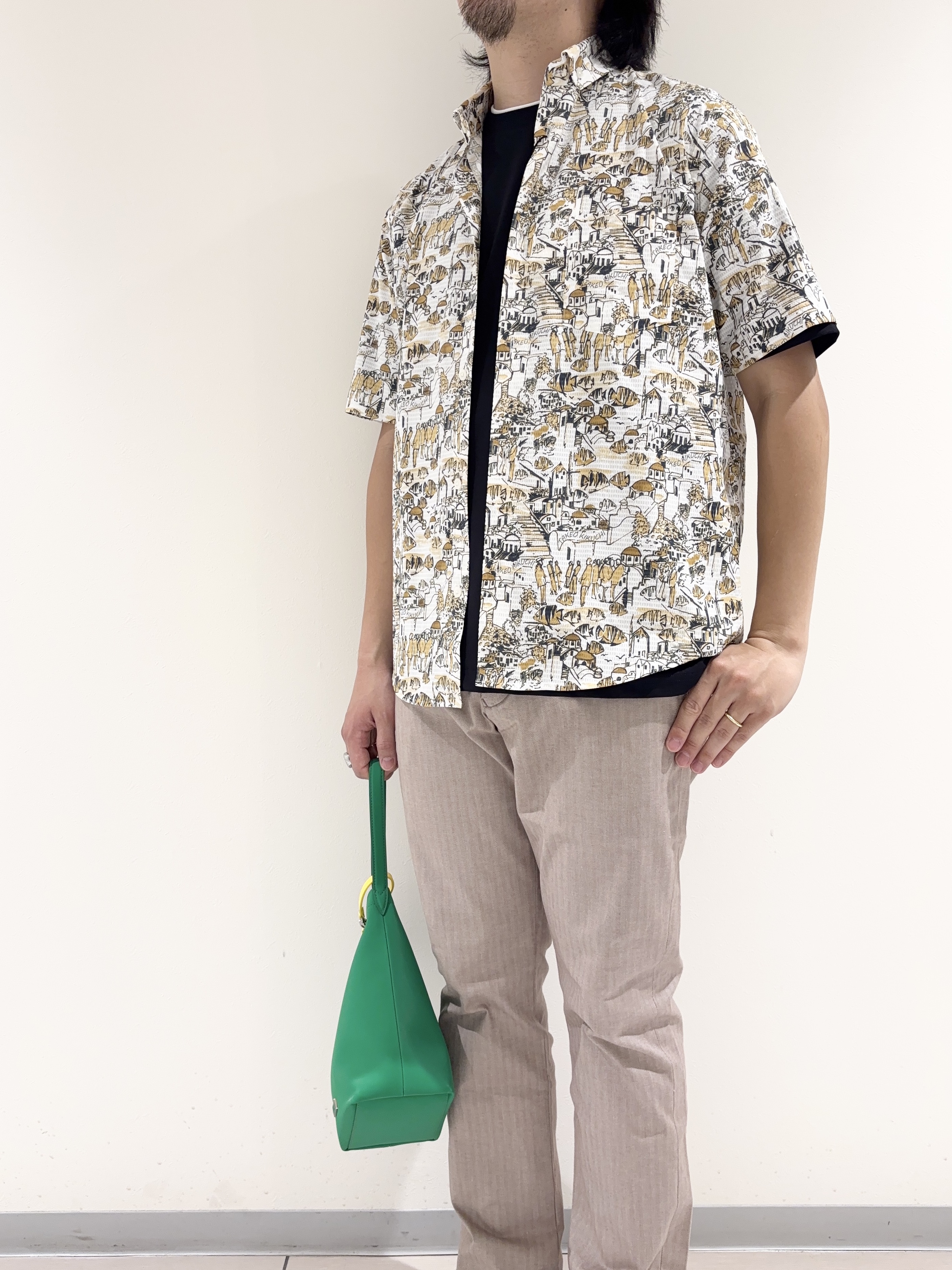 及川さんの「TAKEO KIKUCHI｜【日本製】DotAir（R）リゾートプリント半袖シャツ」を使ったコーディネート