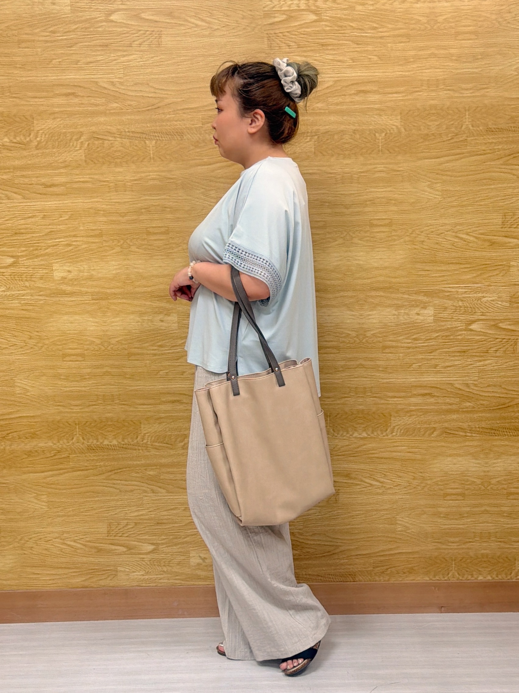 ぁむさんの「SHOO･LA･RUE｜【ひんやり/UV/体型カバー】ヒップ周りが隠せる お袖レースTシャツ」を使ったコーディネート