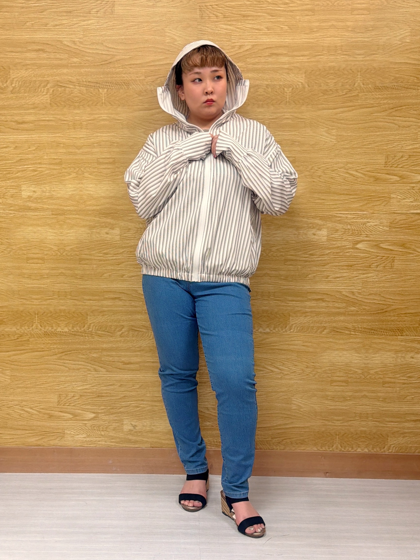 ぁむさんの「SHOO･LA･RUE｜【ひんやり/洗濯後しわになりにくい/S-LL】お顔も手の甲もしっかりカバー　日よけ・指穴付きUVパー」を使ったコーディネート