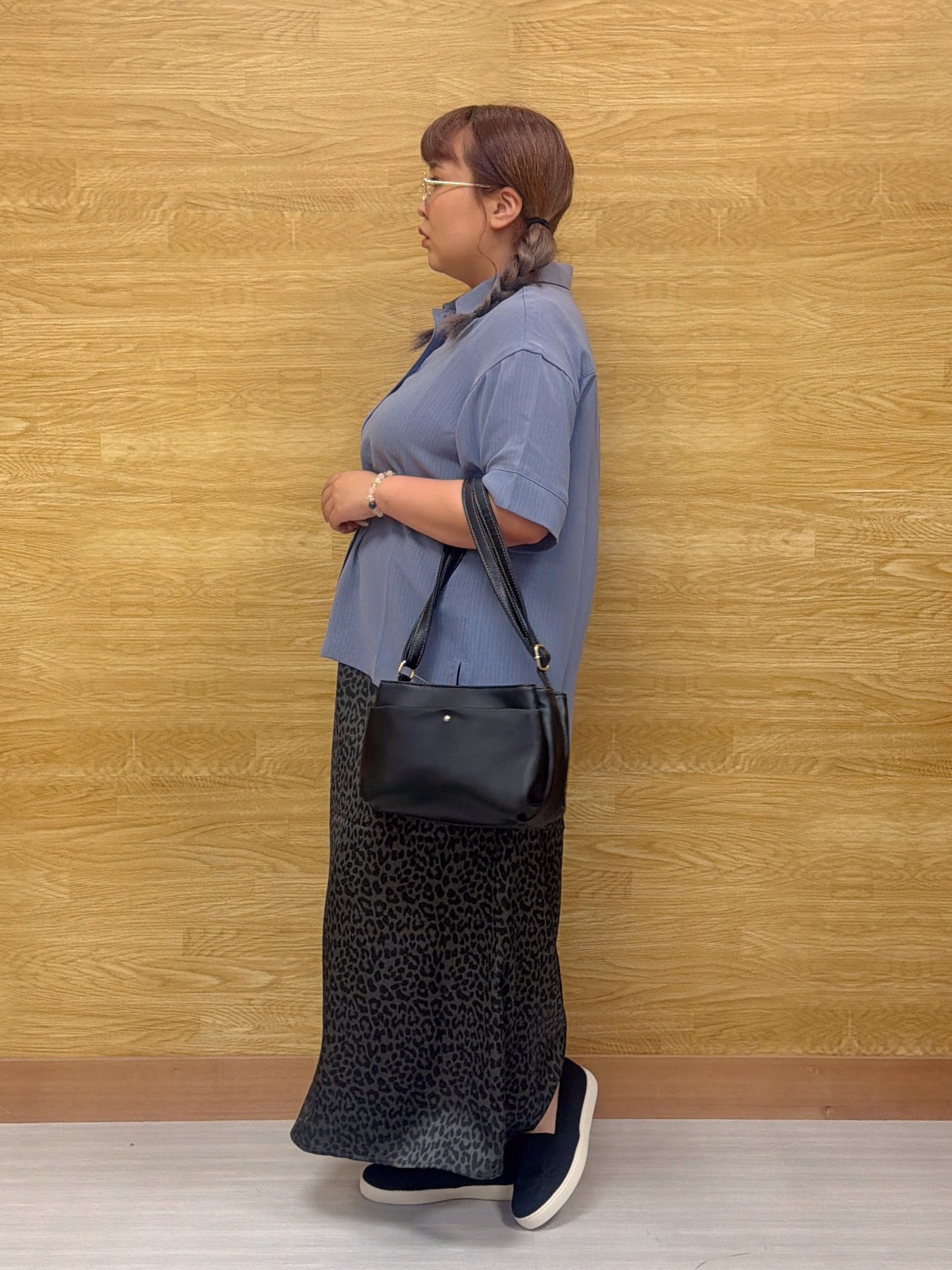 ぁむさんの「SHOO･LA･RUE｜【通気性〇/ひんやり/S-LL】洗濯後しわになりにくい とろみストライプシャツ」を使ったコーディネート