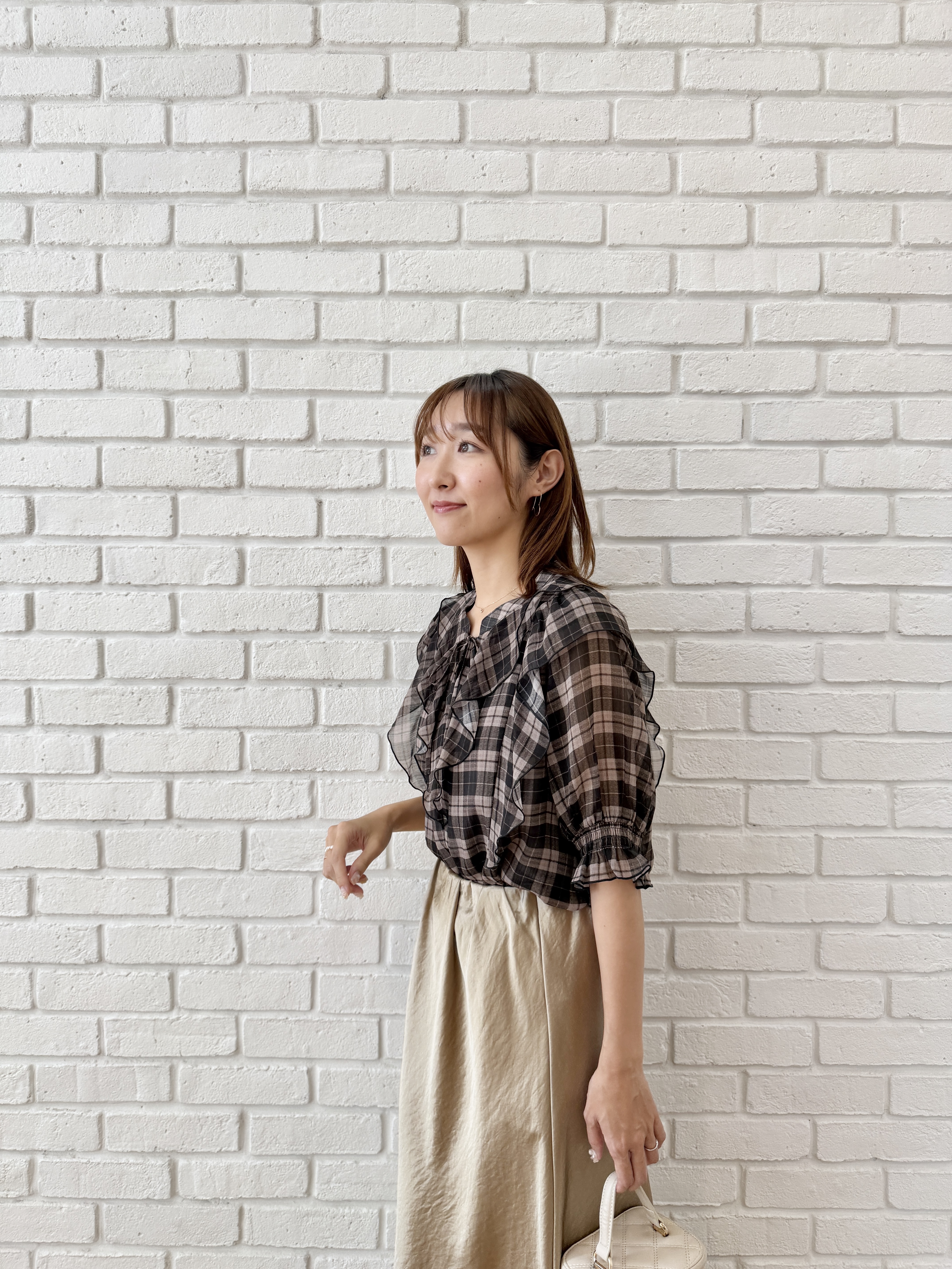 みぃさんの「Couture brooch｜【楊柳シフォンで涼しく】フリルチェックブラウス」を使ったコーディネート