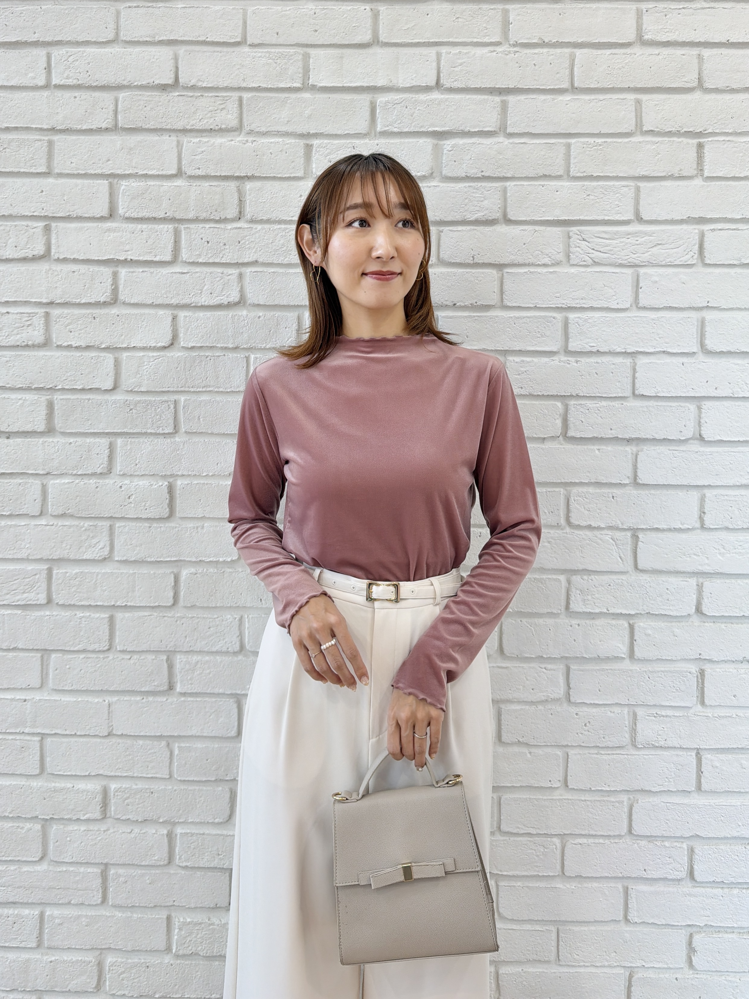 みぃさんの「Couture brooch｜【洗える】タック ワイドパンツ」を使ったコーディネート