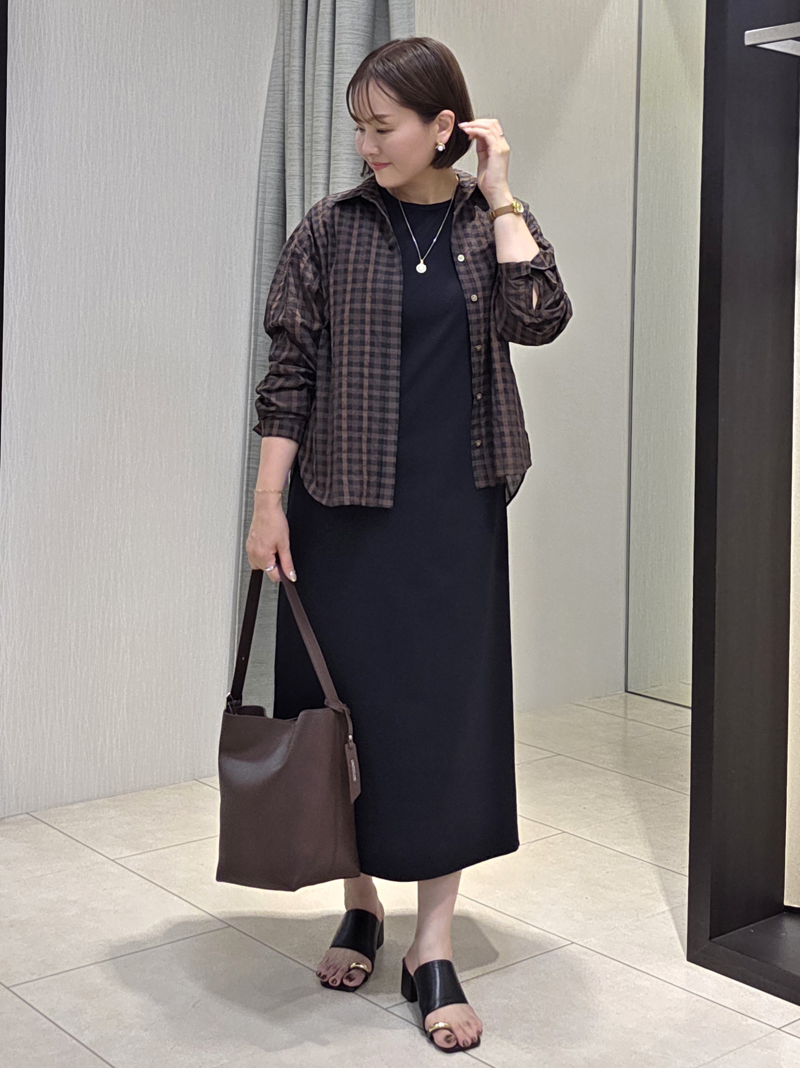 naokoさんの「UNTITLED｜シアーチェックシャツブラウス」を使ったコーディネート