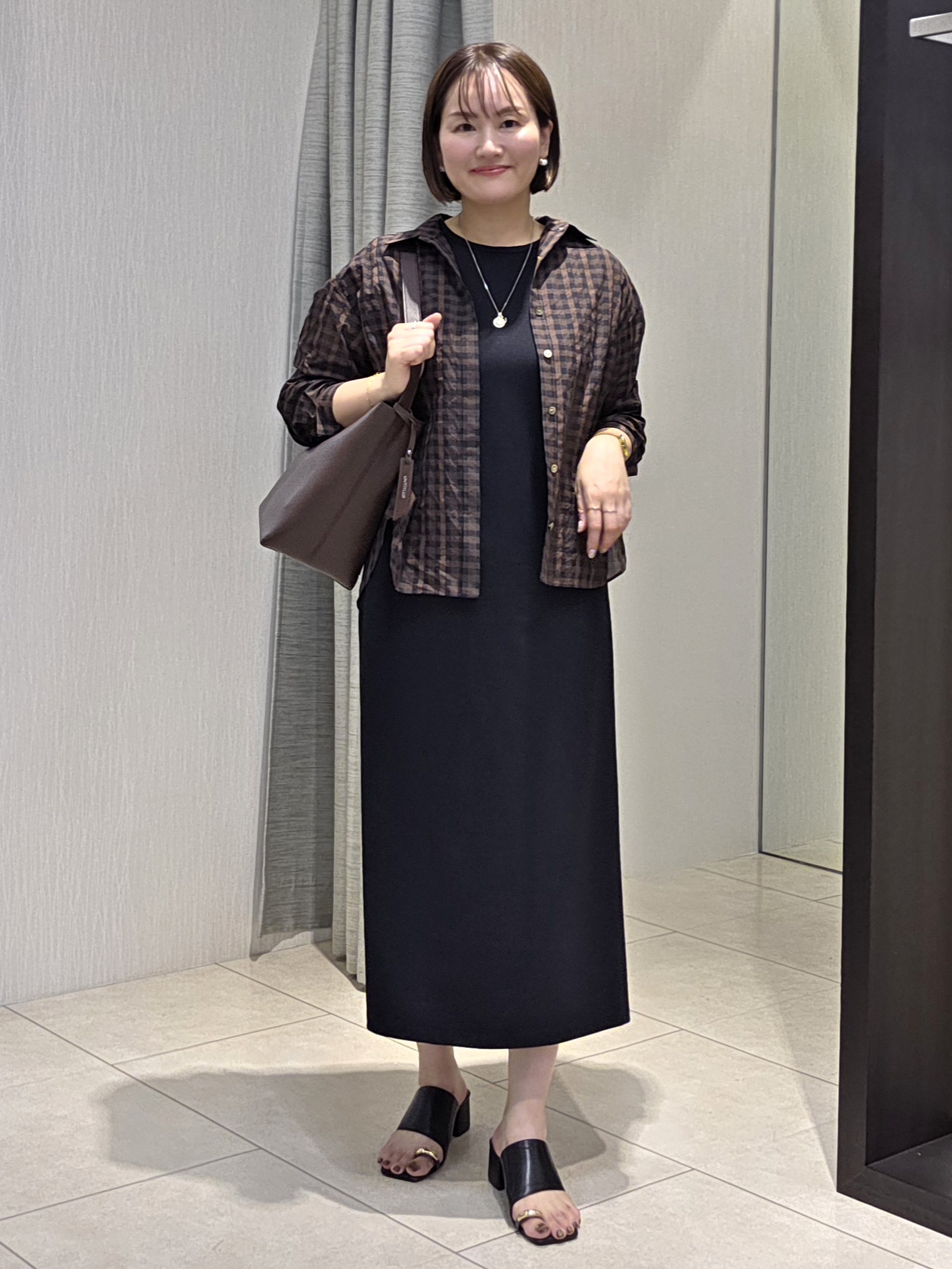 naokoさんの「UNTITLED｜シアーチェックシャツブラウス」を使ったコーディネート