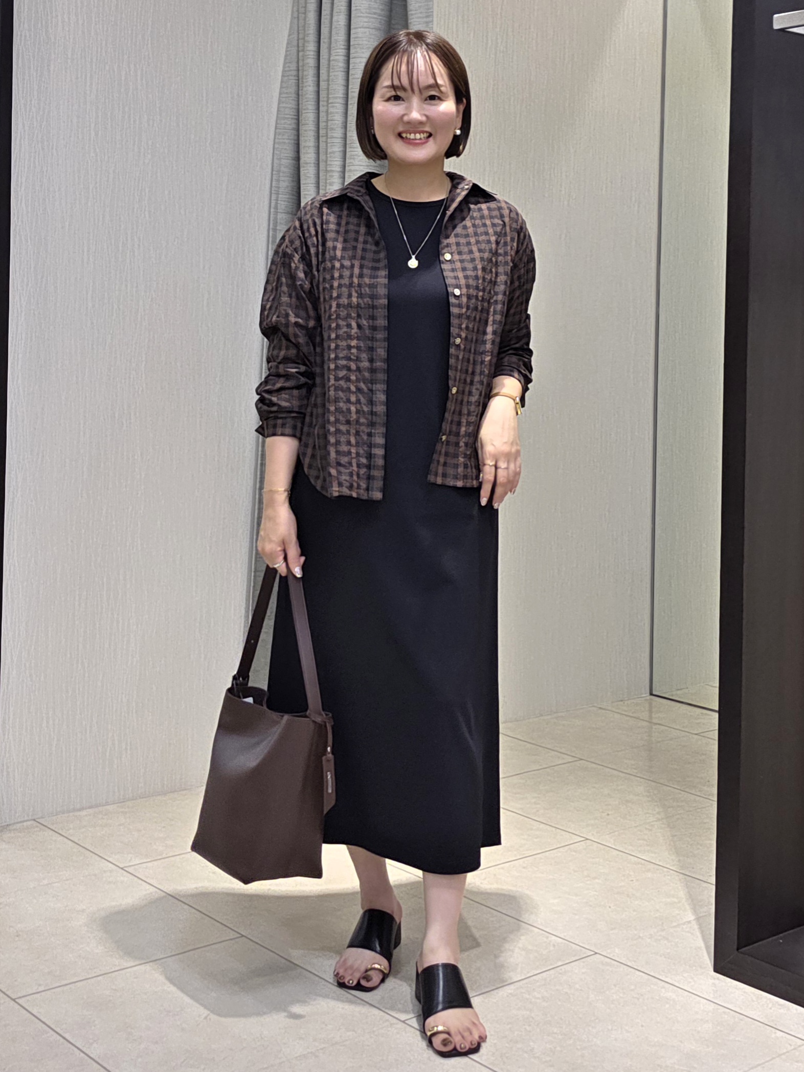naokoさんの「UNTITLED｜シアーチェックシャツブラウス」を使ったコーディネート