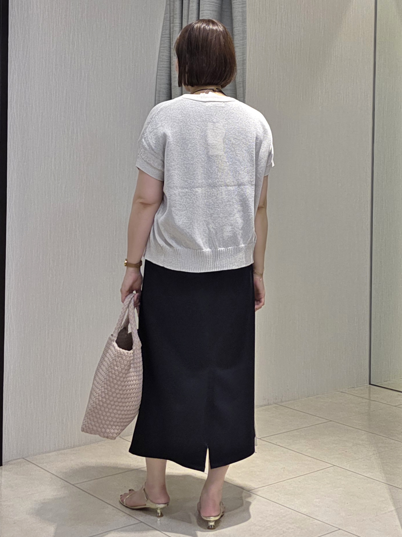 naokoさんの「UNTITLED｜【洗える/清涼感】ドライタッチスリーブレスカーディガン」を使ったコーディネート