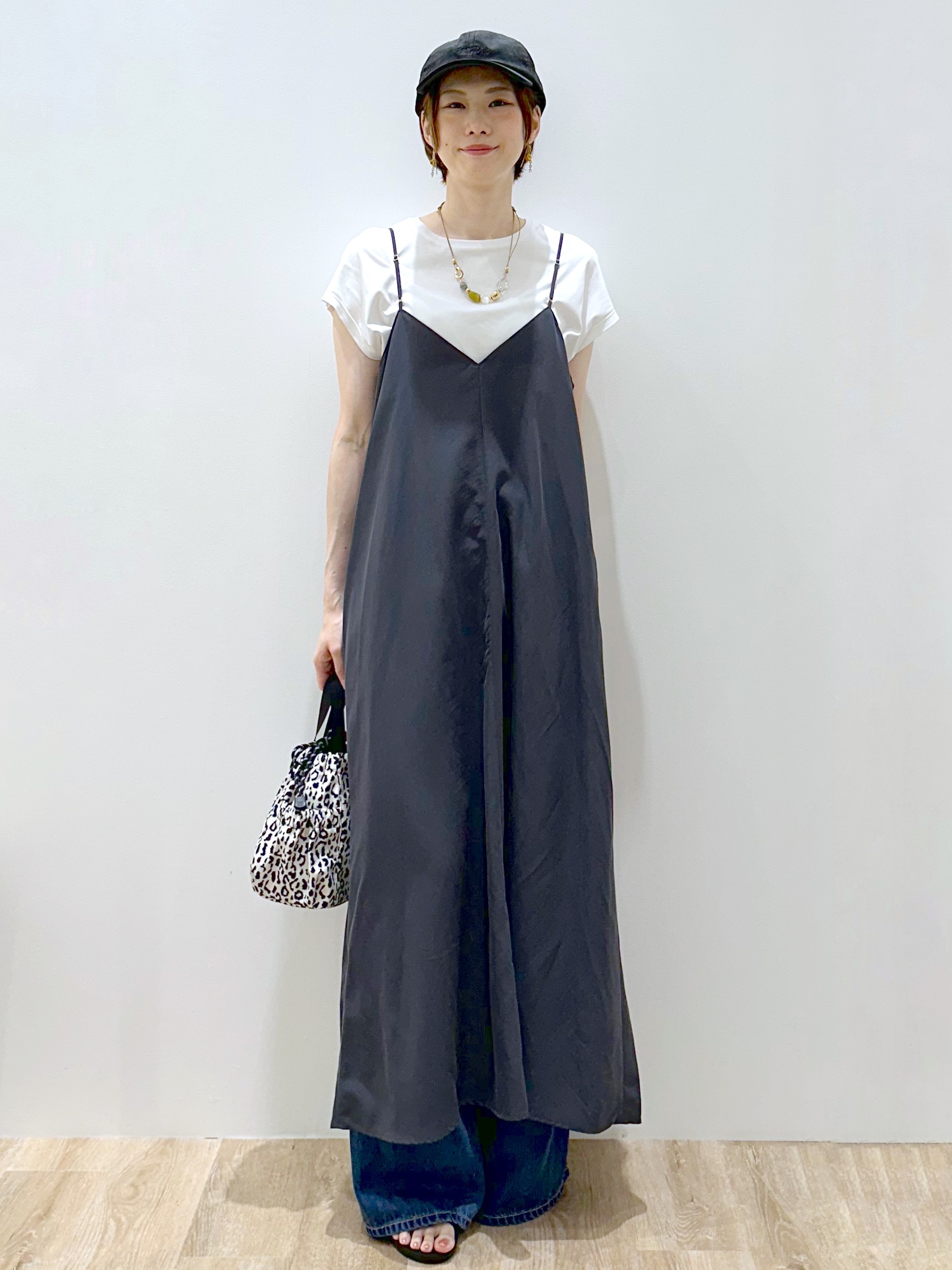 yurieさんの「OPAQUE.CLIP｜【接触冷感】サテンキャミワンピース《前後2WAY／洗濯機OK》」を使ったコーディネート