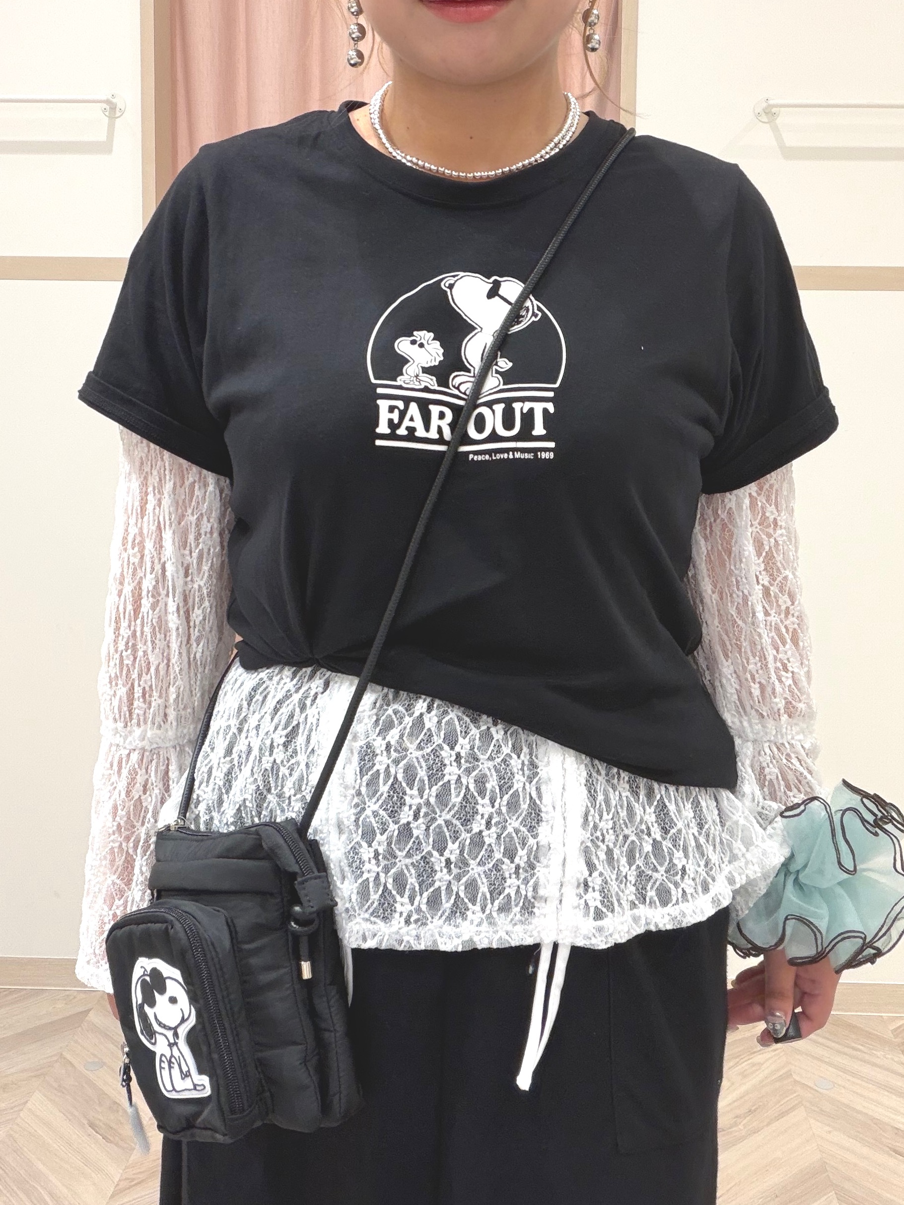 まちゃんなちゃんさんの「SHOO･LA･RUE｜レースで華やかに映える 旬な透け感の レースシャーリングトップス」を使ったコーディネート