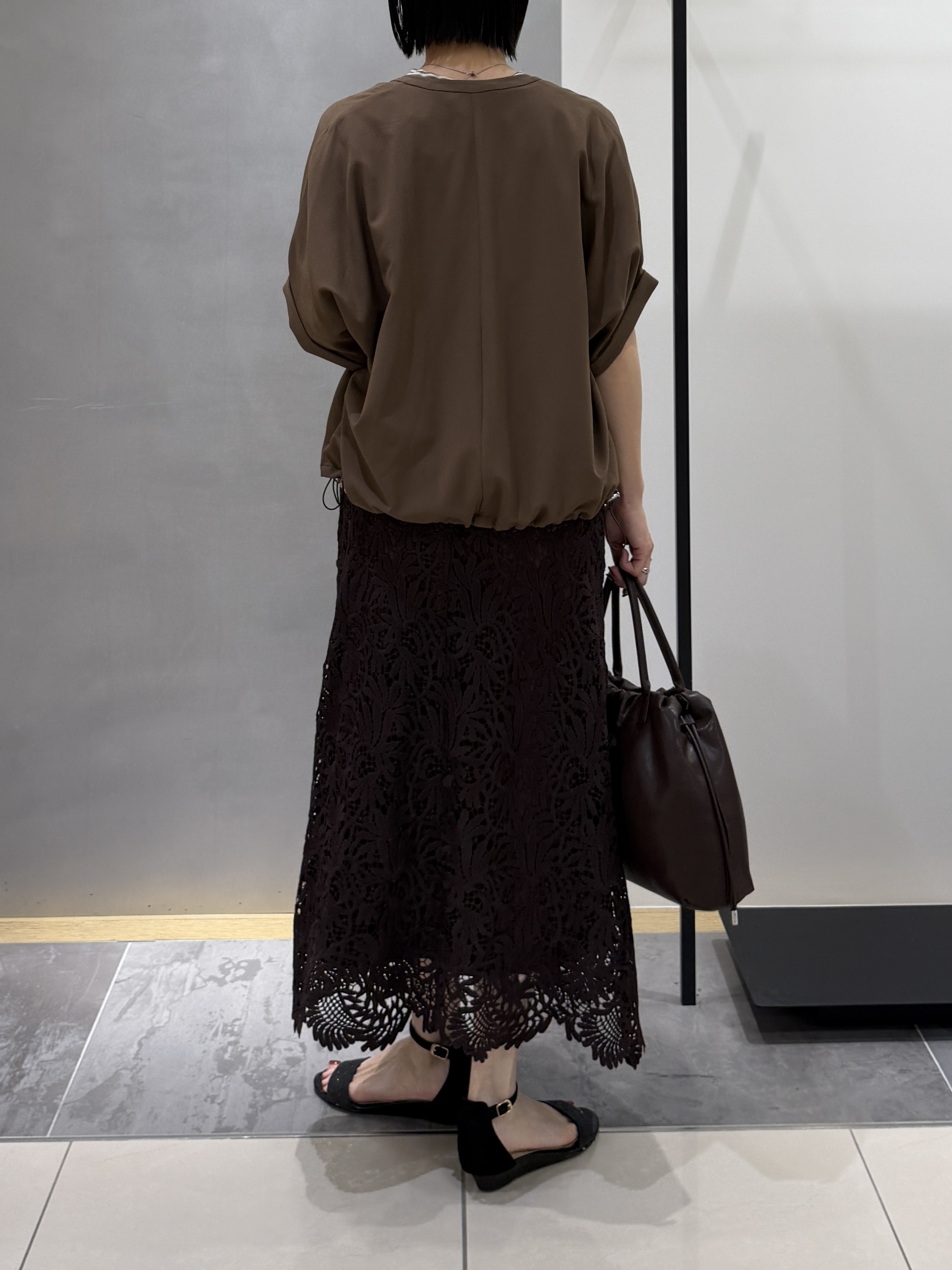 shihoさんの「INDIVI｜【夏羽織り/着る日傘】ドルマンフォルムブルゾン」を使ったコーディネート