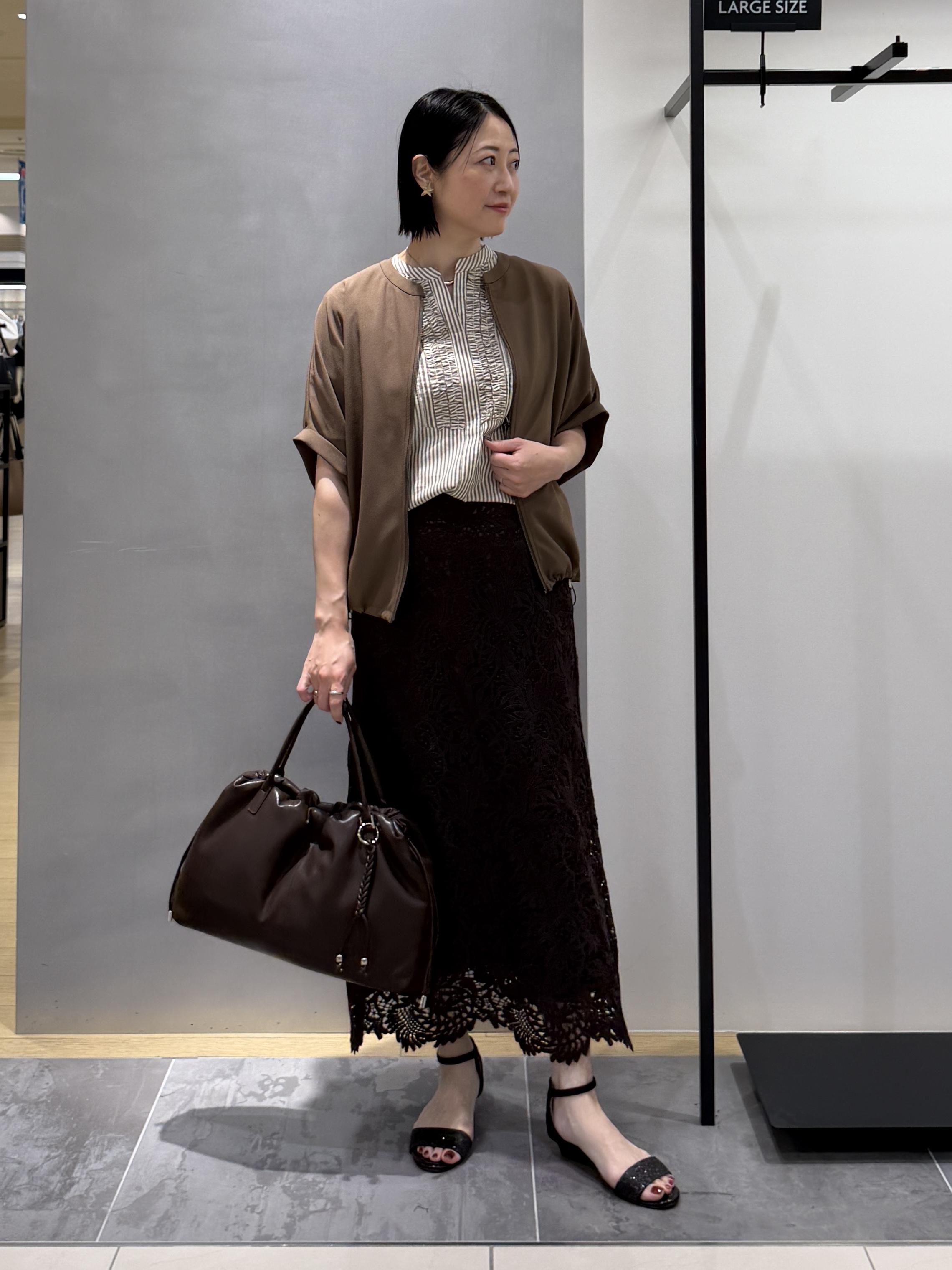 shihoさんの「INDIVI｜【夏羽織り/着る日傘】ドルマンフォルムブルゾン」を使ったコーディネート
