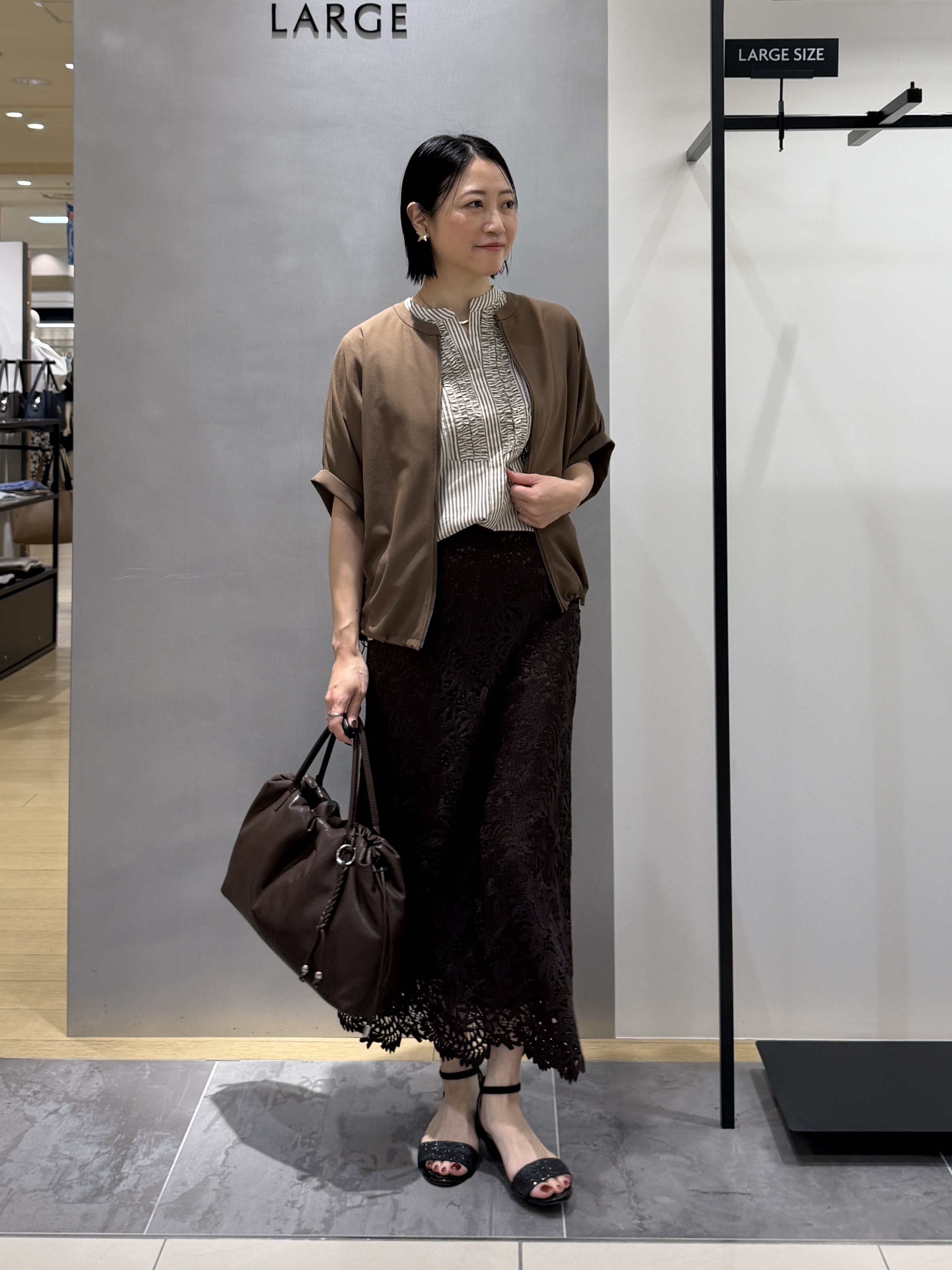shihoさんの「INDIVI｜【夏羽織り/着る日傘】ドルマンフォルムブルゾン」を使ったコーディネート