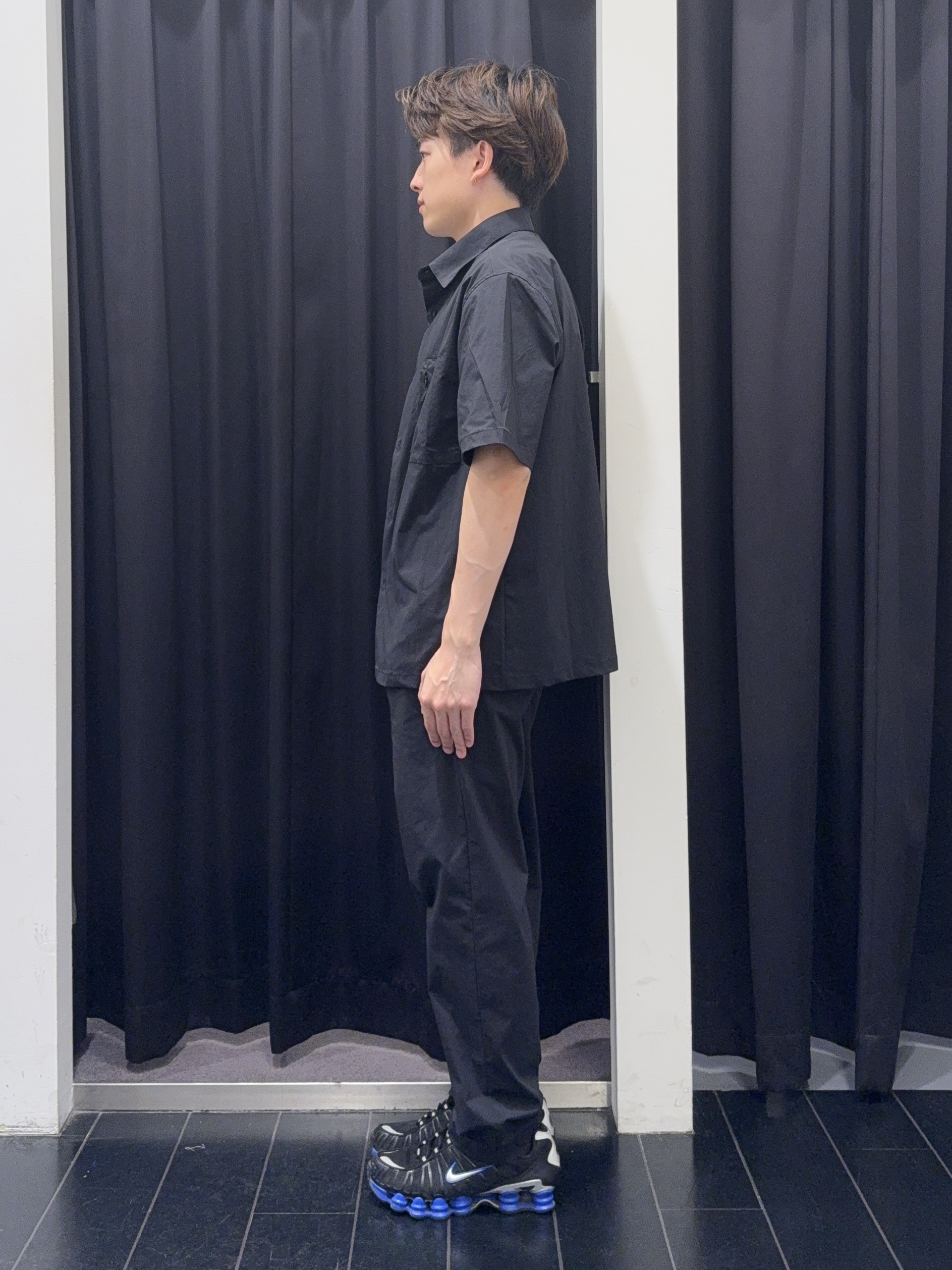 カシマさんの「THE SHOP TK｜【接触冷感/洗濯機OK/セットアップ可】ナイロンストレッチ半袖シャツ」を使ったコーディネート
