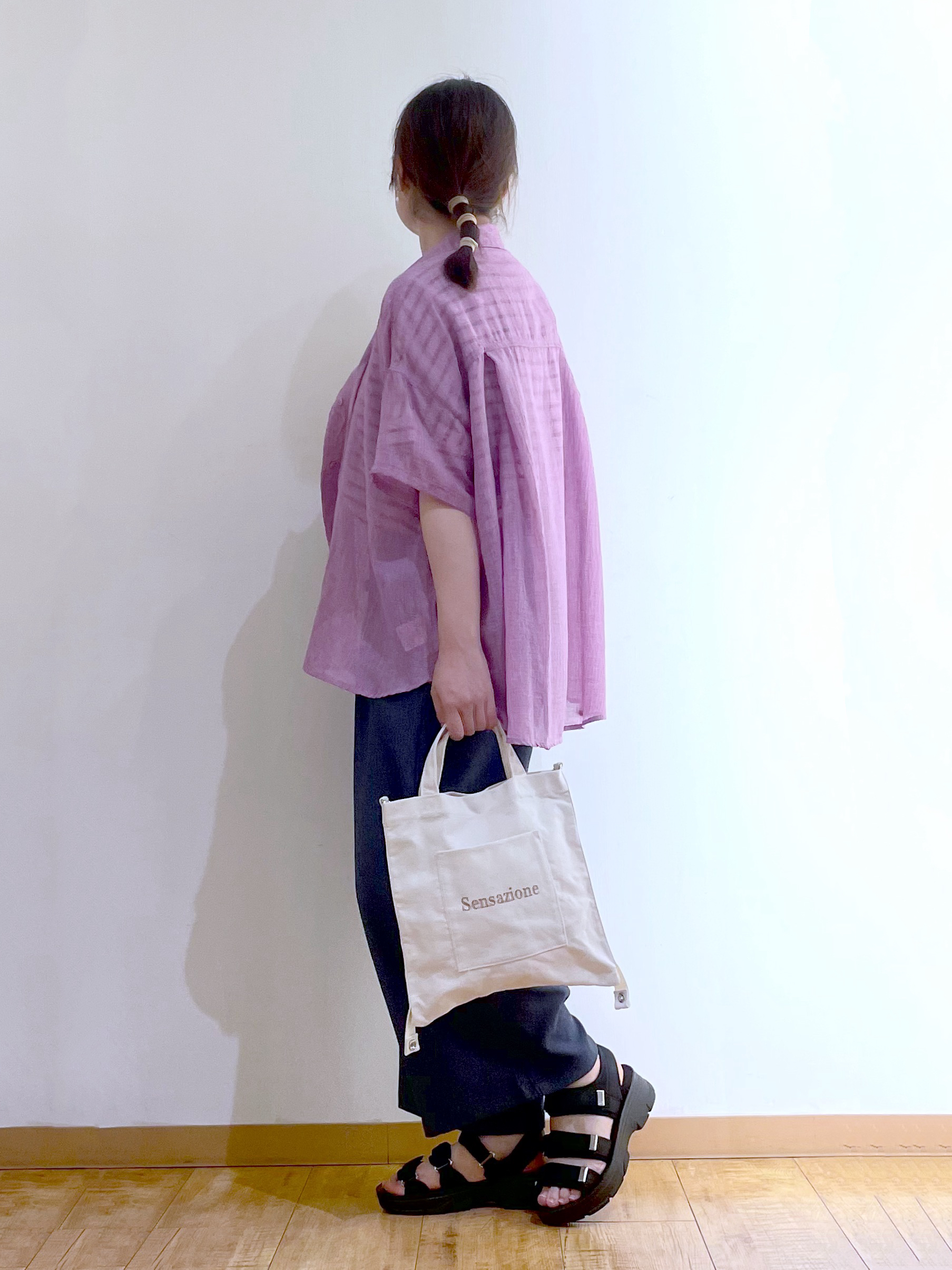 かのさんの「SHOO･LA･RUE｜ヒップがすっぽり隠れる やわらか5分袖シアーシャツ」を使ったコーディネート