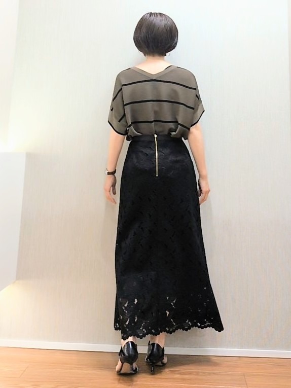ミズタさんの「UNTITLED｜【11色展開/体型カバー】前後2WAYフレンチスリーブニット」を使ったコーディネート