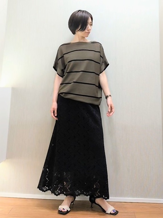 ミズタさんの「UNTITLED｜【11色展開/体型カバー】前後2WAYフレンチスリーブニット」を使ったコーディネート
