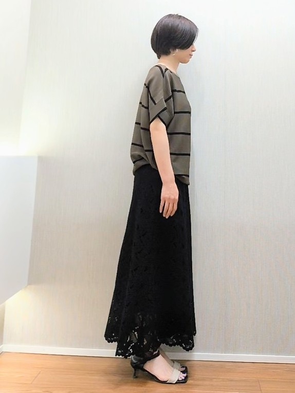 ミズタさんの「UNTITLED｜【11色展開/体型カバー】前後2WAYフレンチスリーブニット」を使ったコーディネート