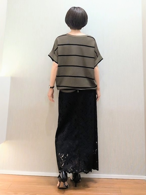 ミズタさんの「UNTITLED｜【11色展開/体型カバー】前後2WAYフレンチスリーブニット」を使ったコーディネート
