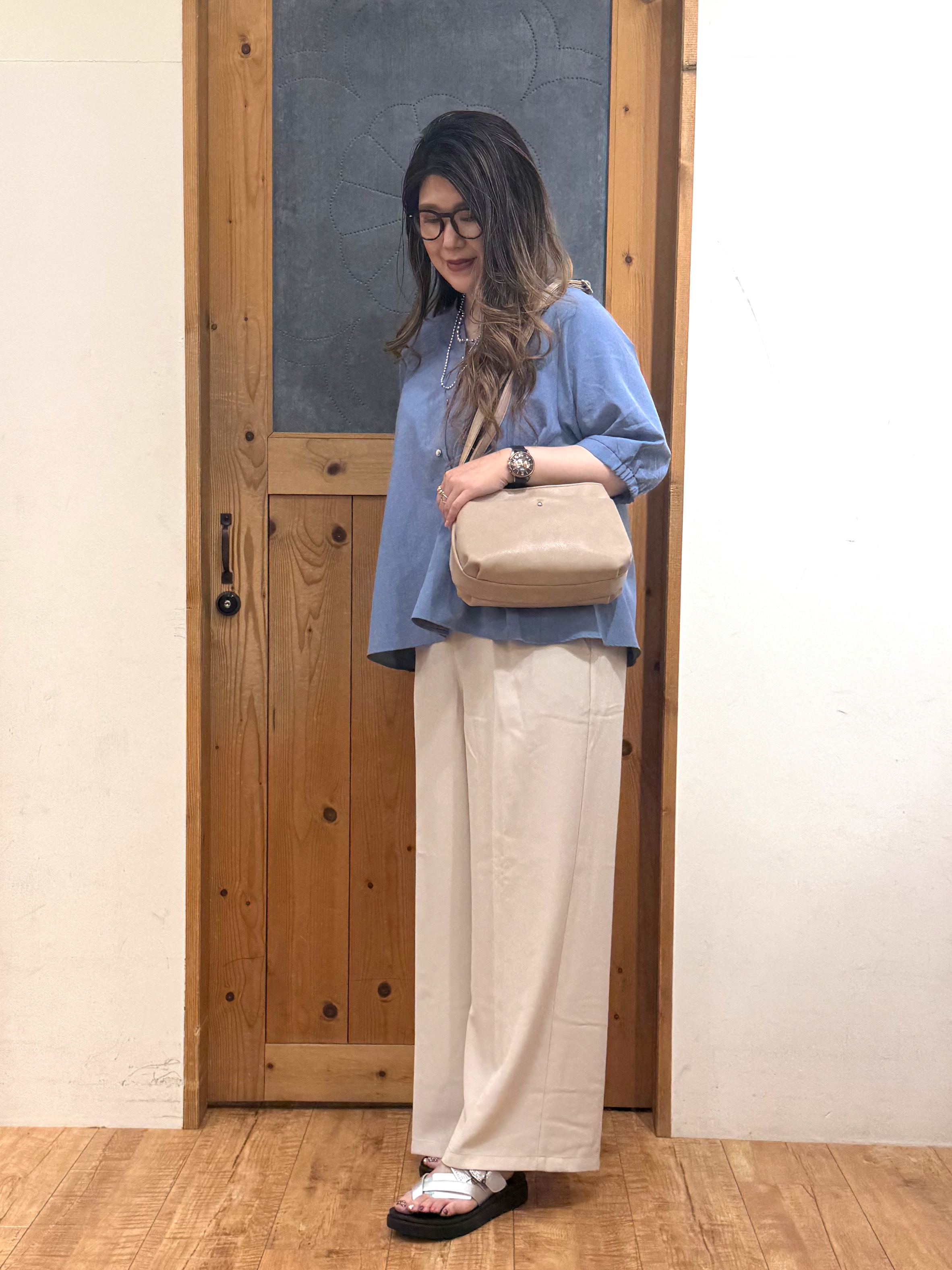 Ayana.さんの「SHOO･LA･RUE｜【S-LL/洗濯機可】金ボタンがアクセント 5分袖スキッパーブラウス」を使ったコーディネート