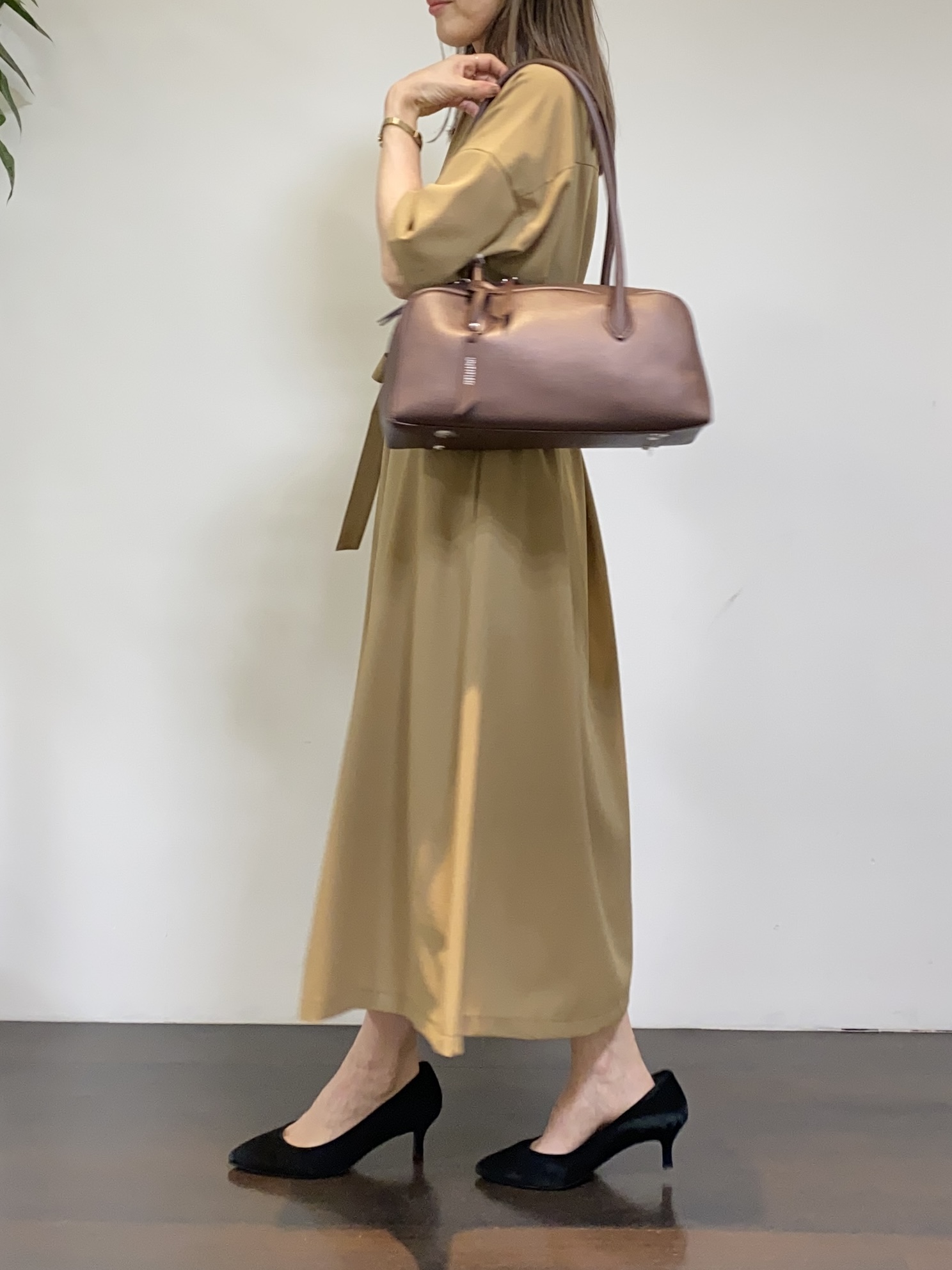 tomoさんの「UNTITLED｜【アンサンブル可/日除け・冷房対策】シアーレーヨンZIPカーディガン」を使ったコーディネート