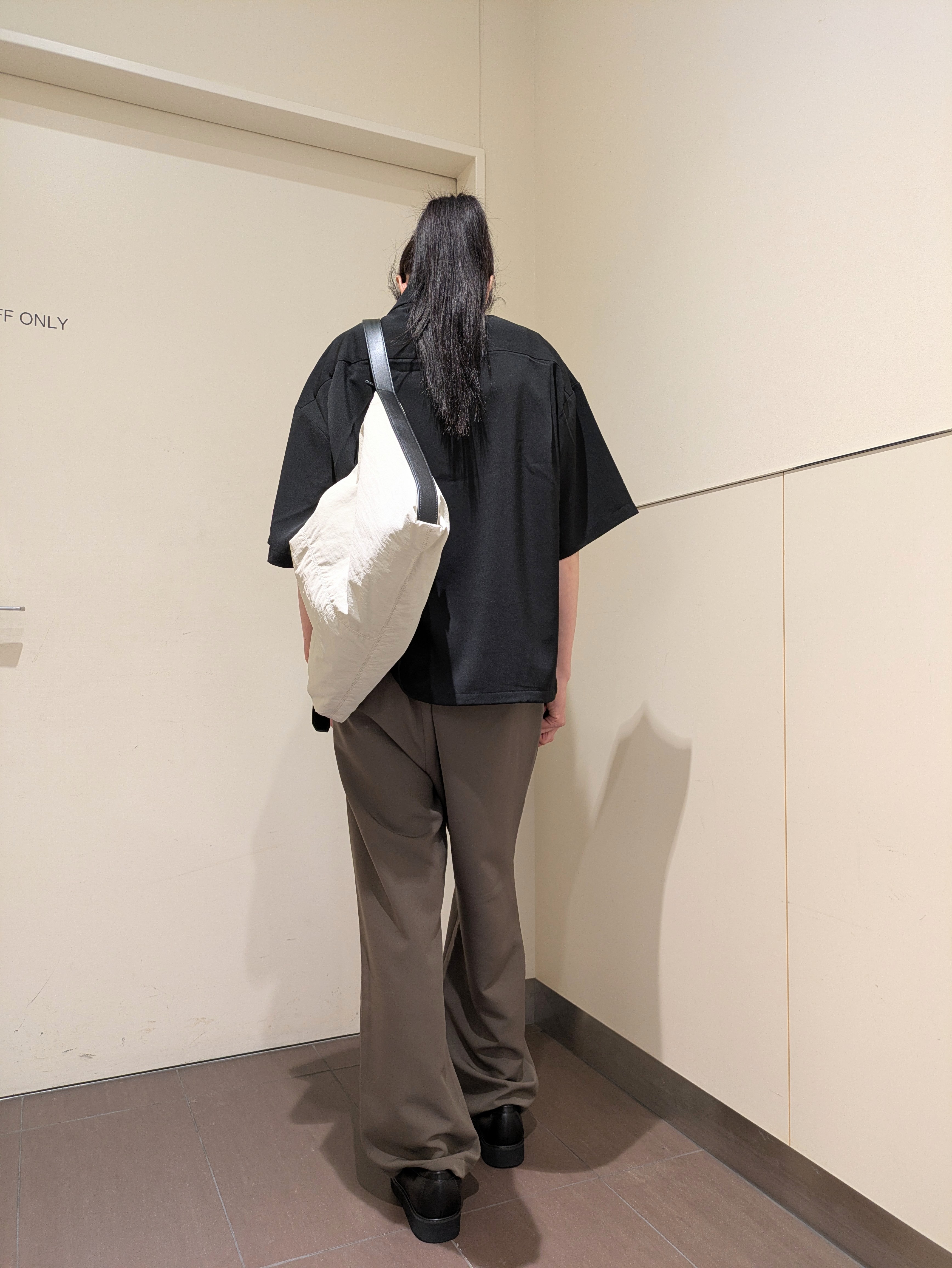 Chiichanさんの「tk.TAKEO KIKUCHI｜【防シワ／ストレッチ/セット対応可】smart shiftシリーズ バレルシルエットパンツ」を使ったコーディネート
