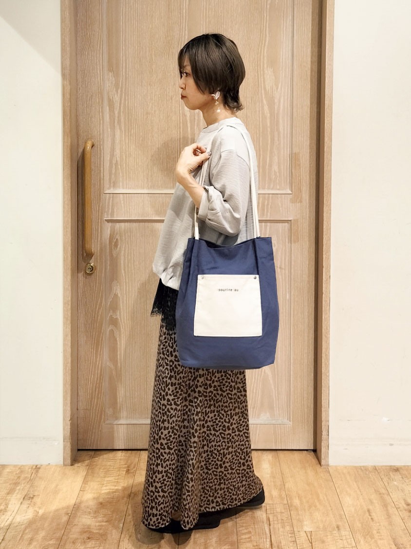 YUKIさんの「SHOO･LA･RUE｜【S-LL】裾レースで女性らしさをプラス レイヤード風 タックスキッパーブラウス」を使ったコーディネート