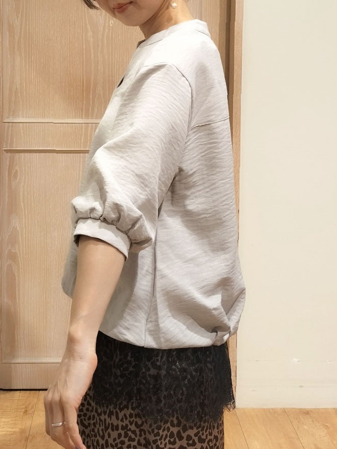 YUKIさんの「SHOO･LA･RUE｜【S-LL】裾レースで女性らしさをプラス レイヤード風 タックスキッパーブラウス」を使ったコーディネート