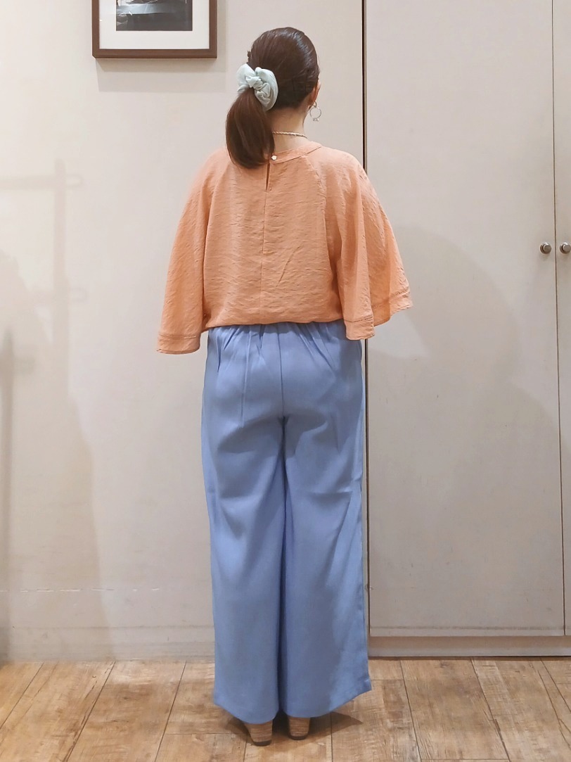 Riranさんの「SHOO･LA･RUE｜【S-LL/洗濯機可/体型カバー】はしごレースがポイント スラブポンチョ風ブラウス」を使ったコーディネート