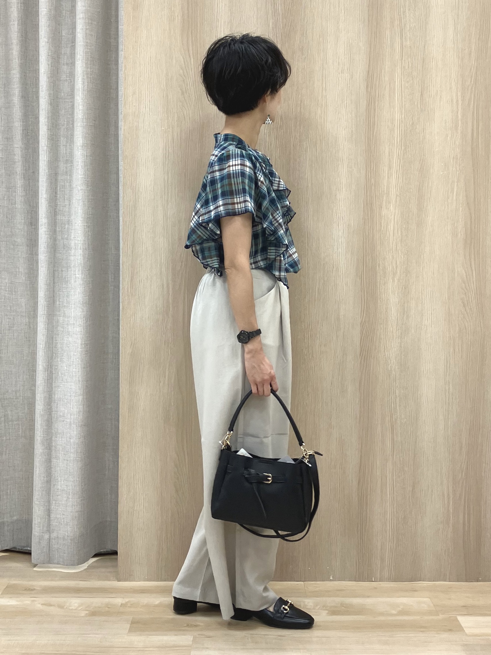 Keiさんの「grove｜1枚で着映えが叶う チェックラッフルフリルブラウス」を使ったコーディネート