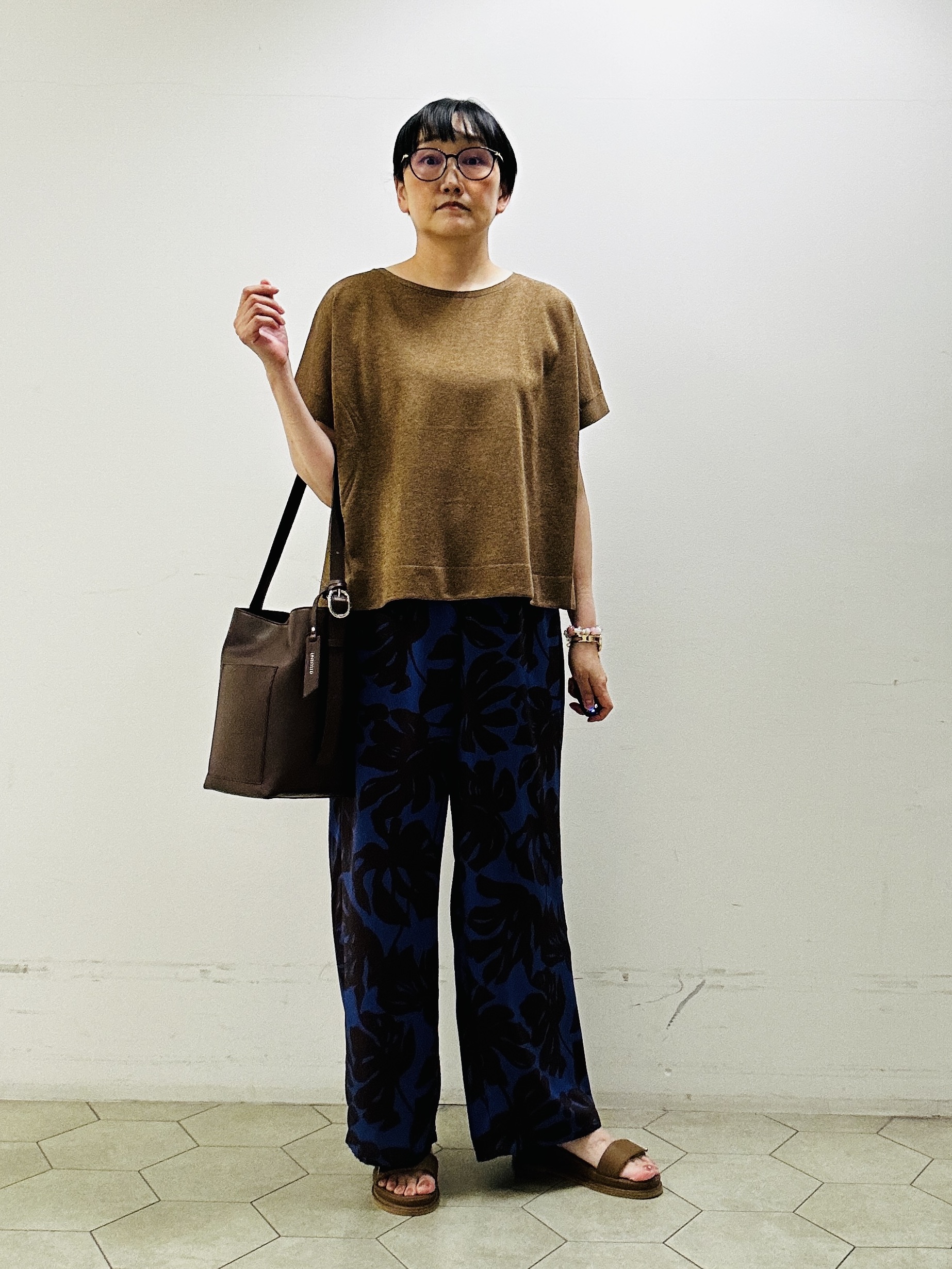 naoさんの「UNTITLED｜【アンサンブル可/品のある透け感】Tシャツ風ニットトップス」を使ったコーディネート