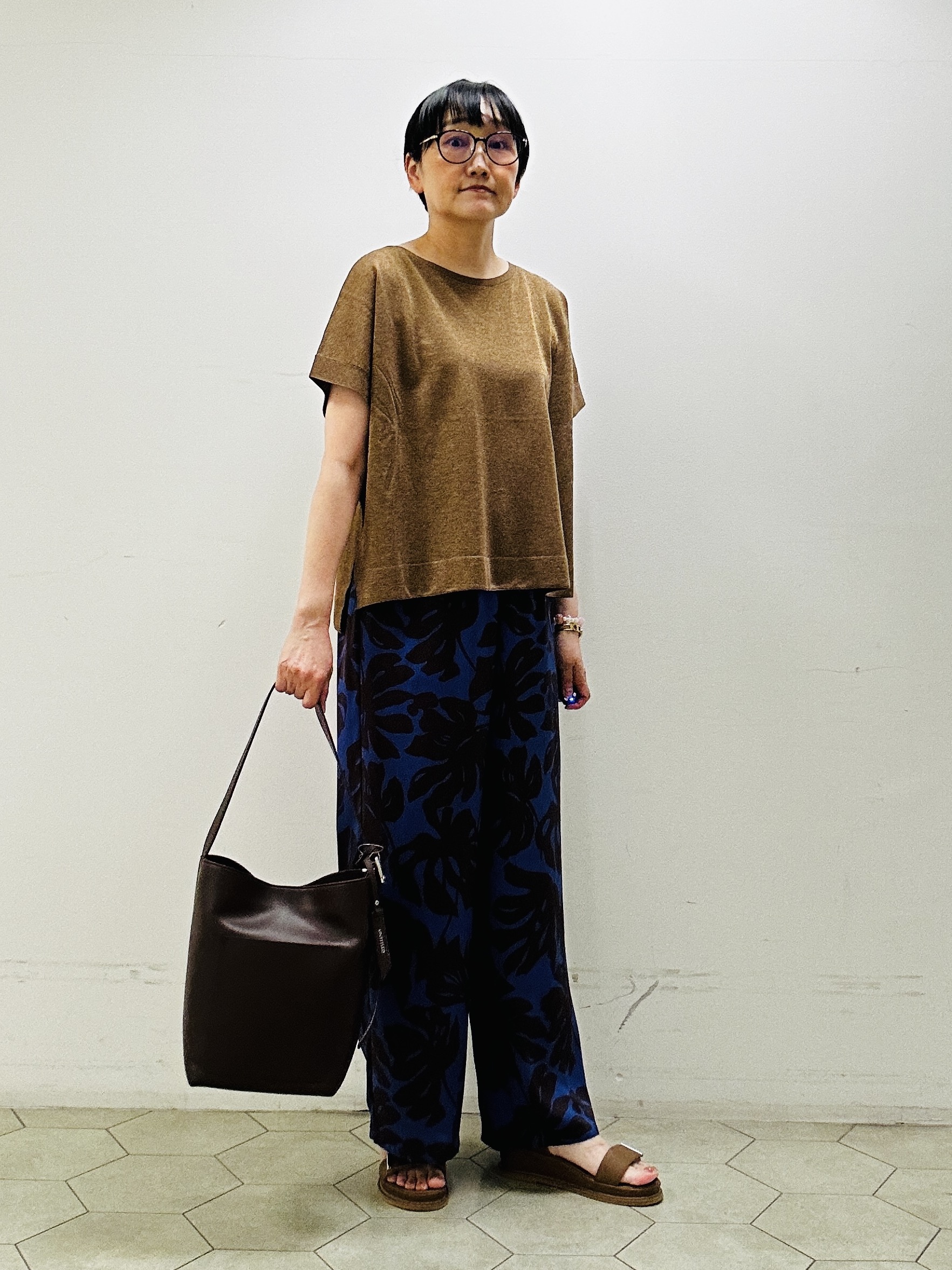 naoさんの「UNTITLED｜【アンサンブル可/品のある透け感】Tシャツ風ニットトップス」を使ったコーディネート