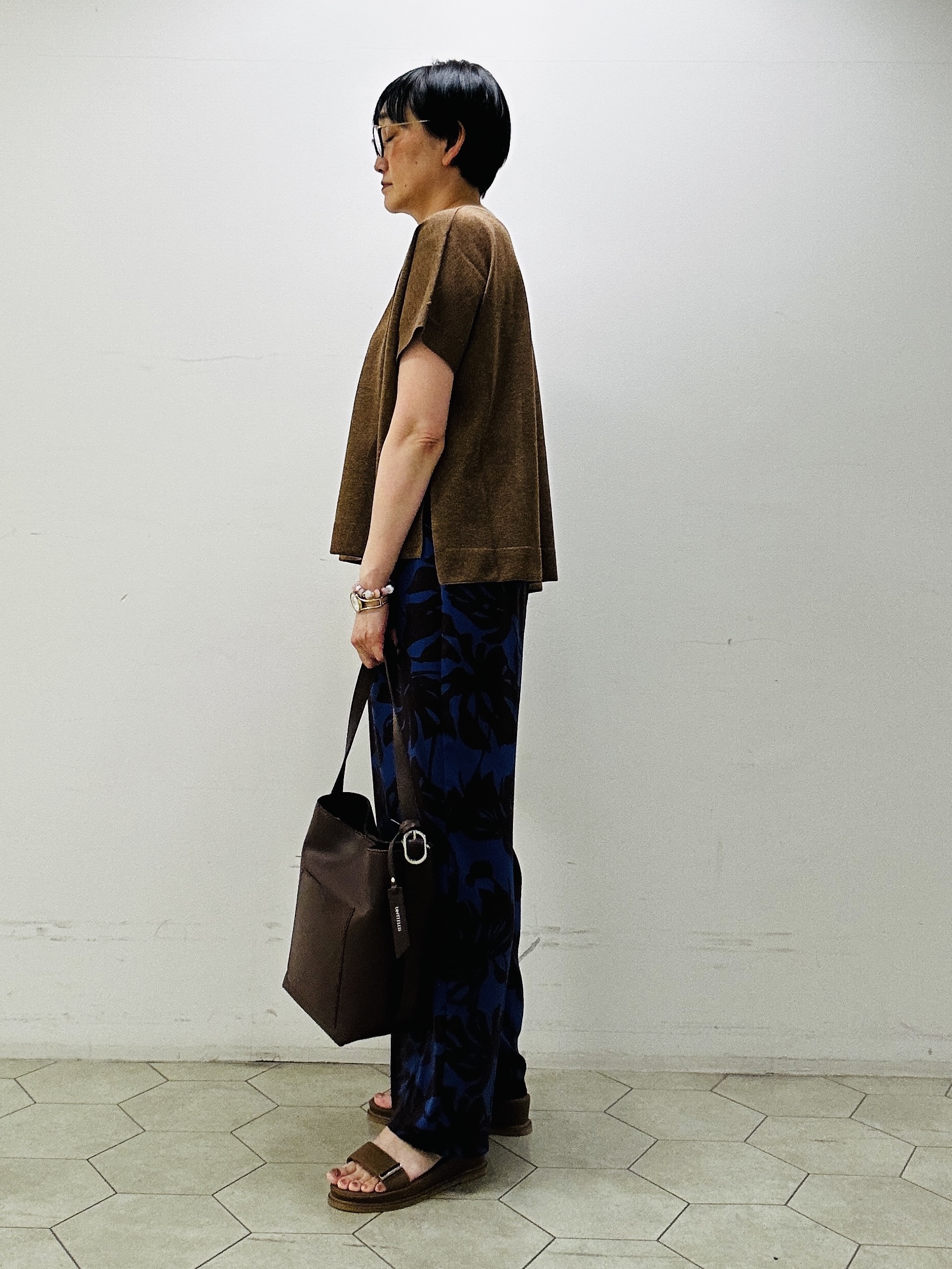 naoさんの「UNTITLED｜【アンサンブル可/品のある透け感】Tシャツ風ニットトップス」を使ったコーディネート