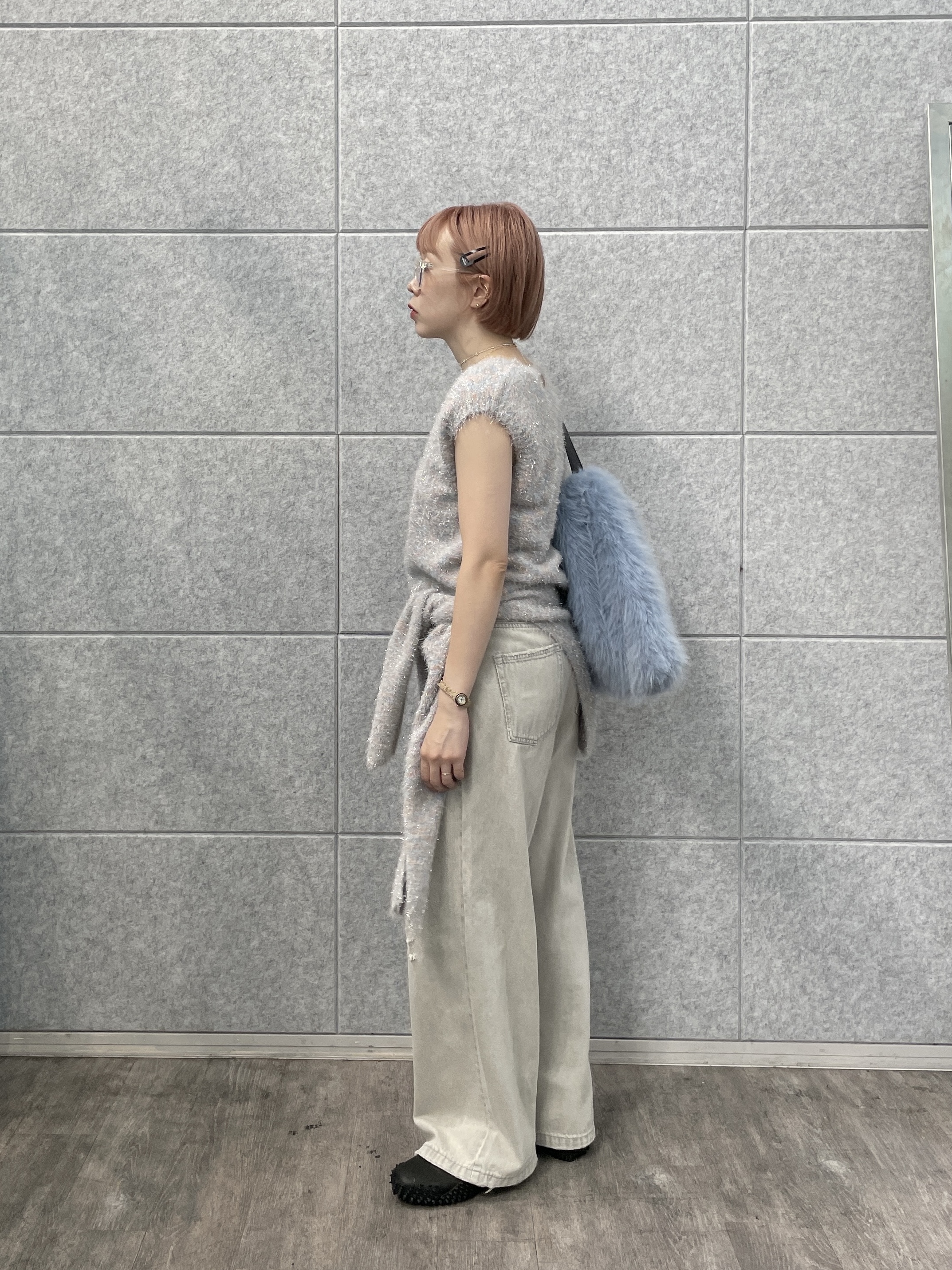 mikuさんの「INDIVI｜サイドギャザー ワイドデニム」を使ったコーディネート